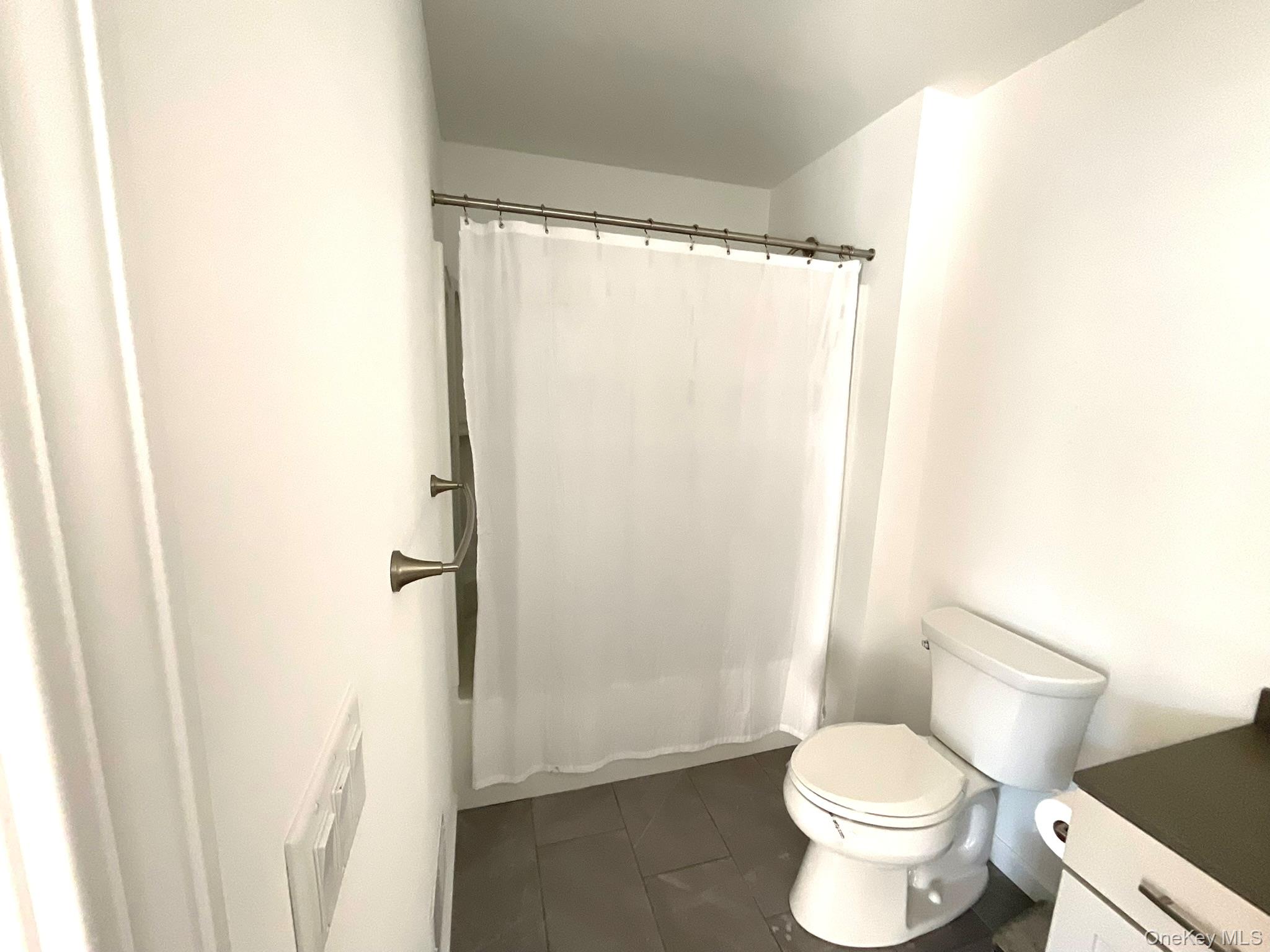 38 Stacey Way, Troy, NY 12180