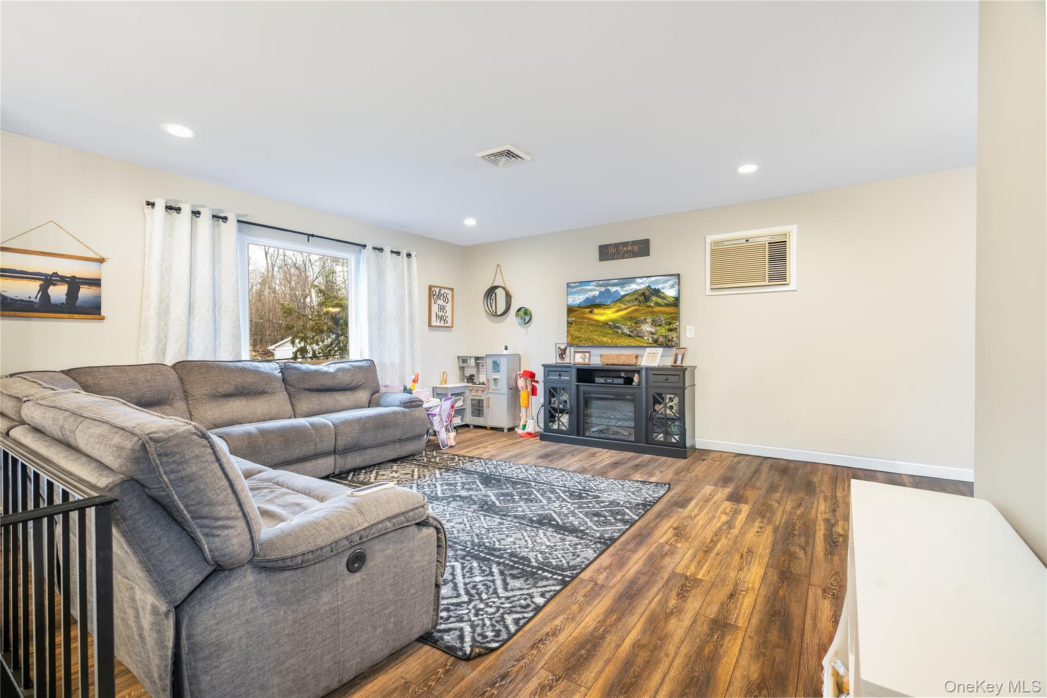 45 Raker Road, Poughkeepsie, NY 12603