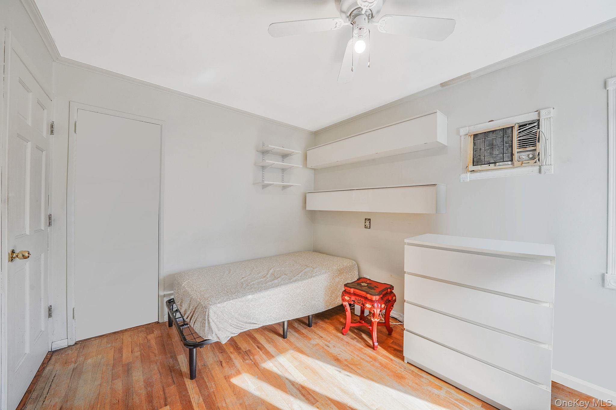 43 Shortridge Drive, Mineola, NY 11501