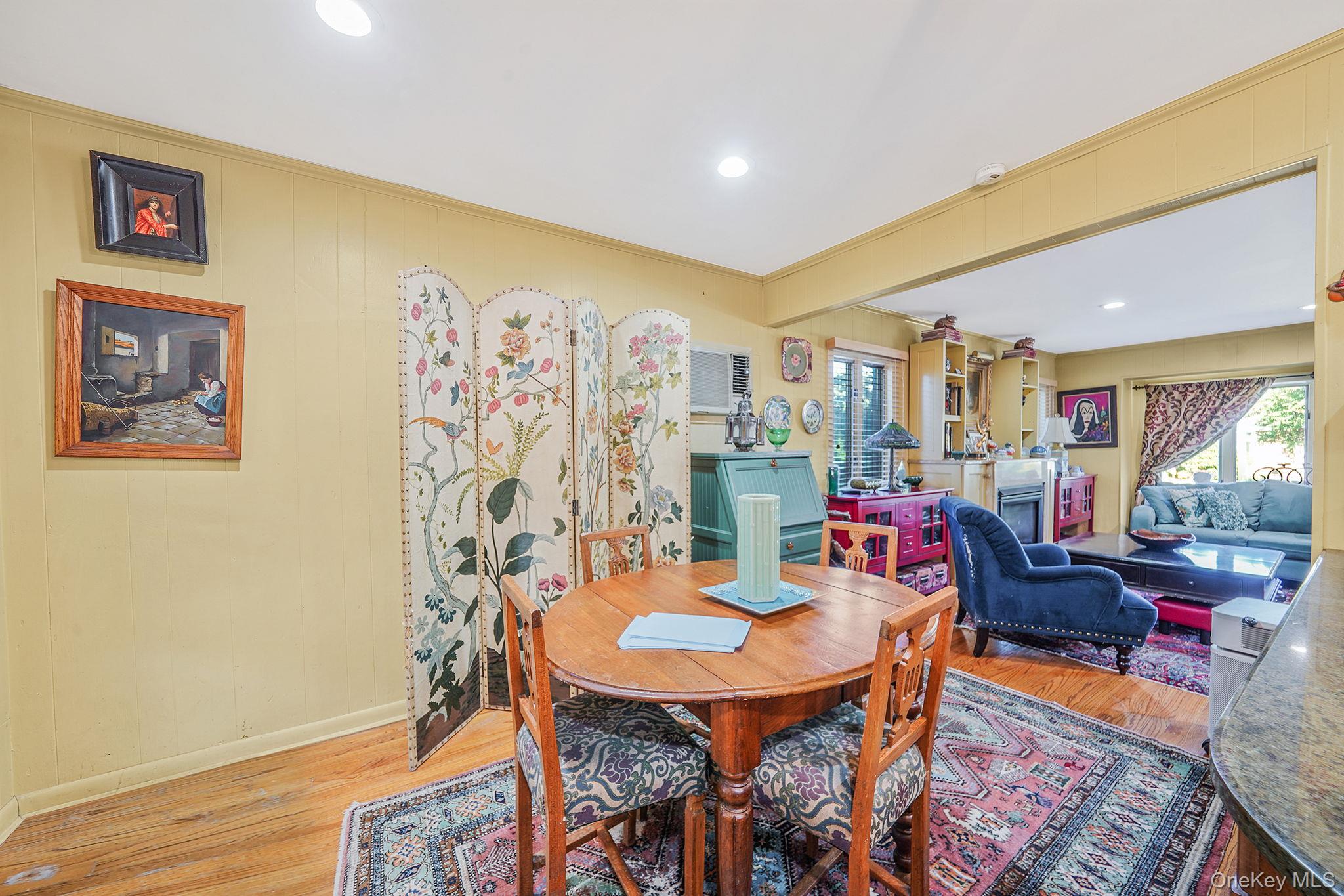 43 Shortridge Drive, Mineola, NY 11501