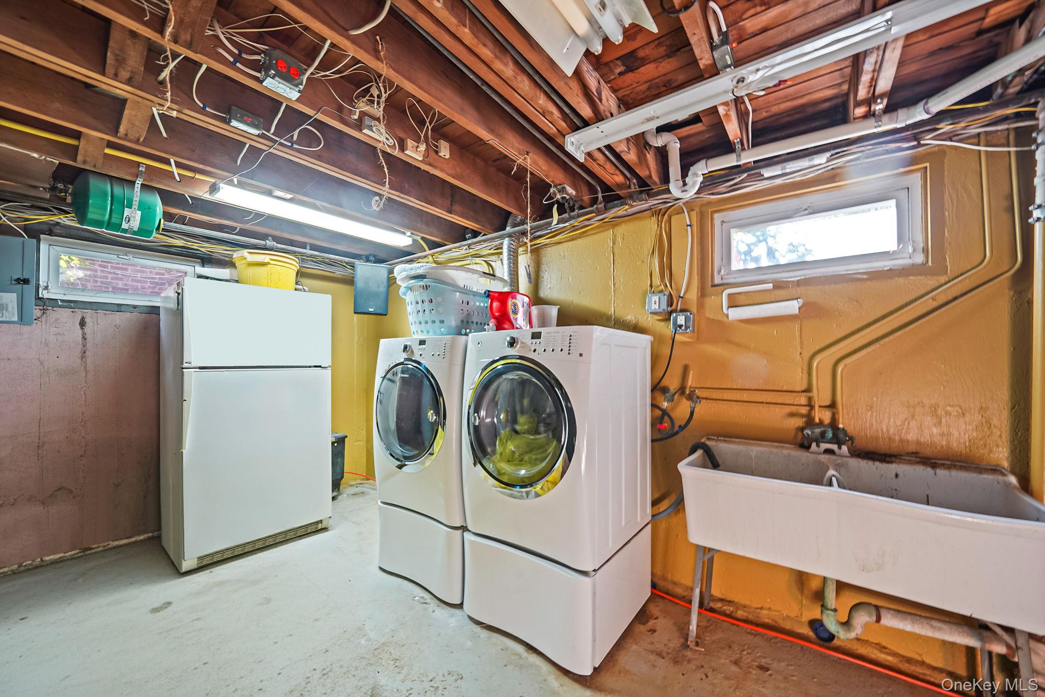 43 Shortridge Drive, Mineola, NY 11501