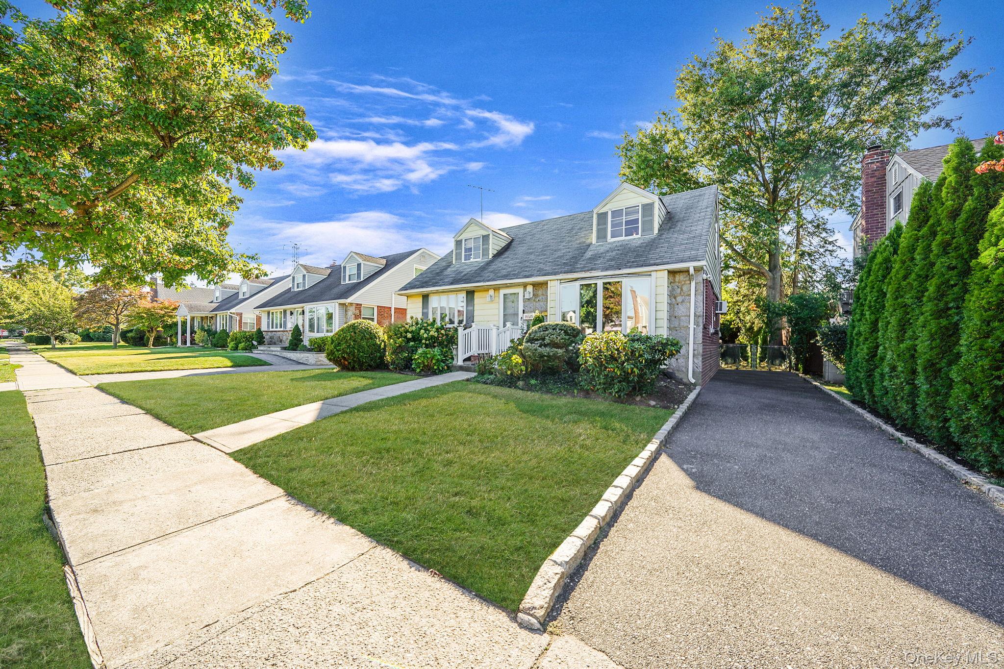 43 Shortridge Drive, Mineola, NY 11501