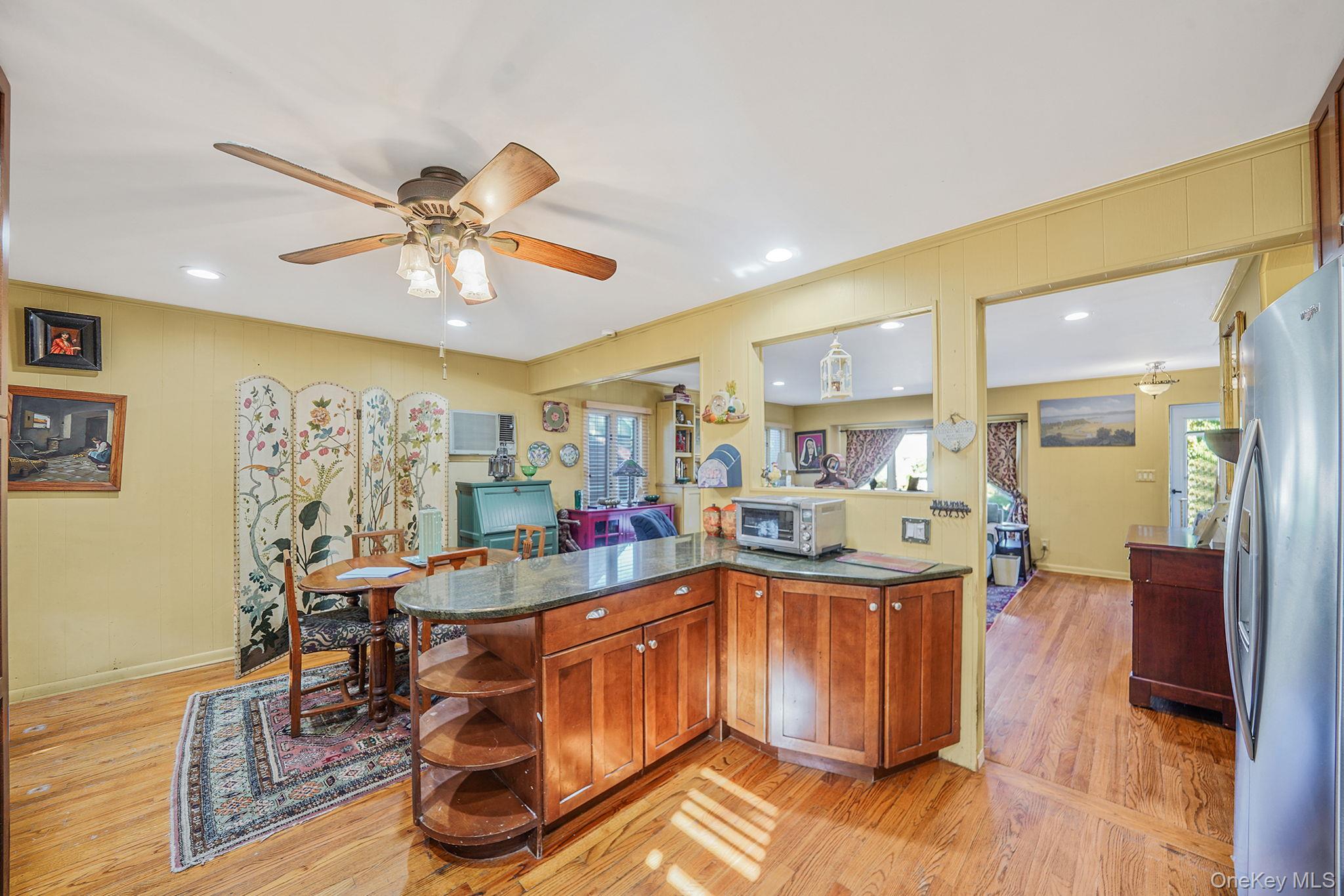 43 Shortridge Drive, Mineola, NY 11501