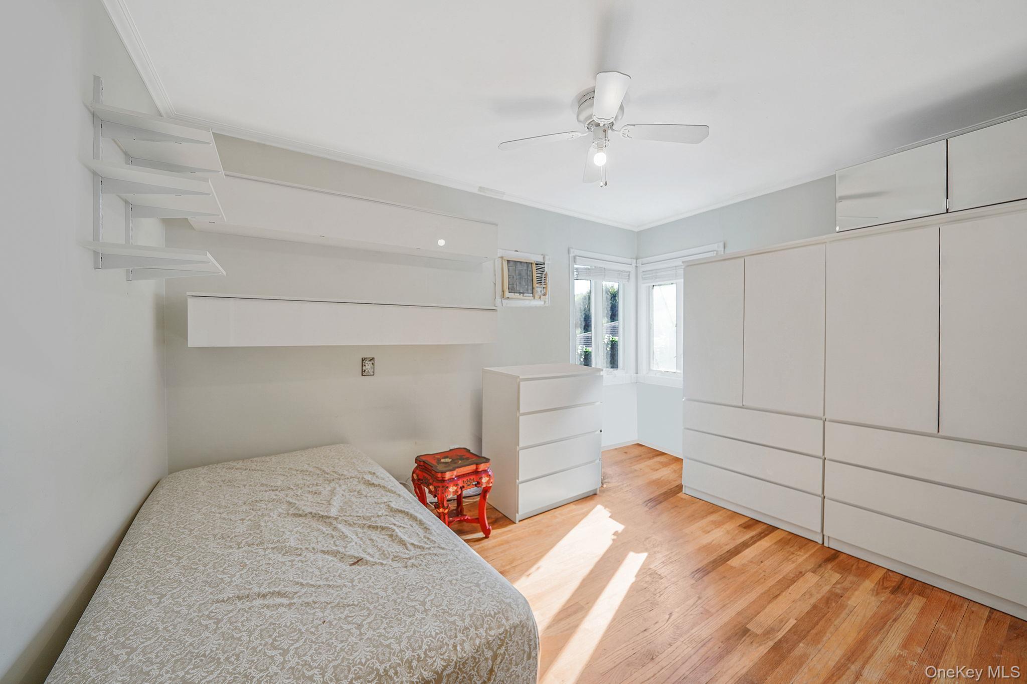 43 Shortridge Drive, Mineola, NY 11501