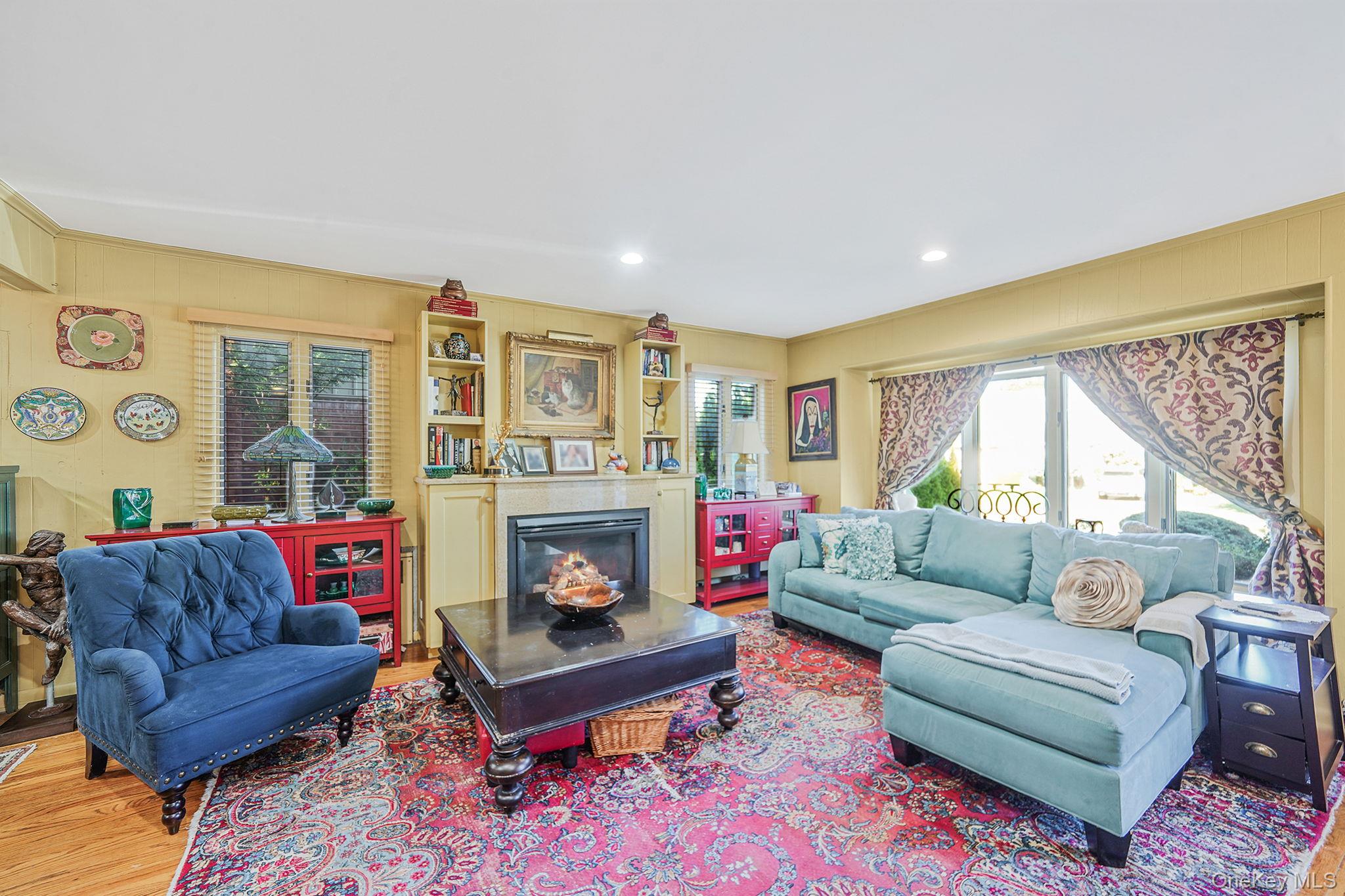 43 Shortridge Drive, Mineola, NY 11501