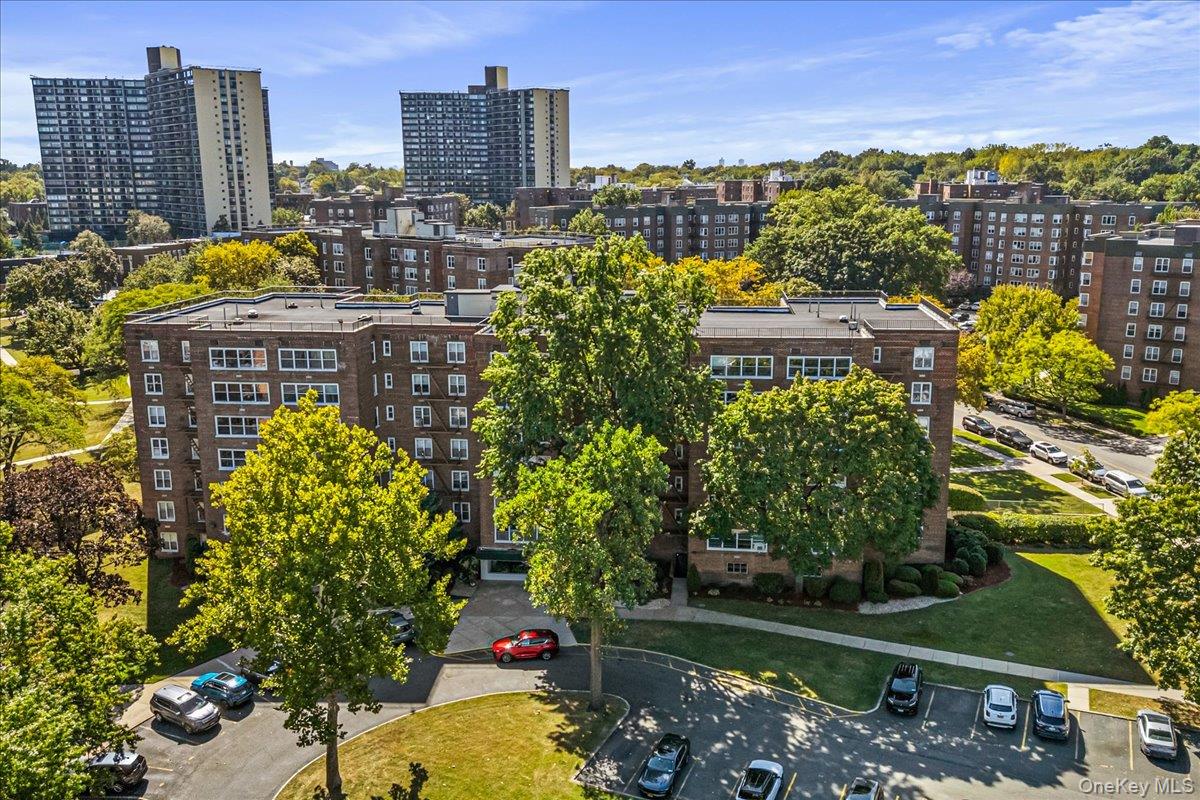 211-10 18th Avenue # 5J, Bayside, NY 11360