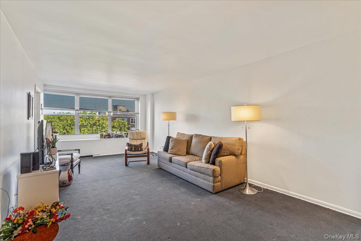 211-10 18th Avenue # 5J, Bayside, NY 11360