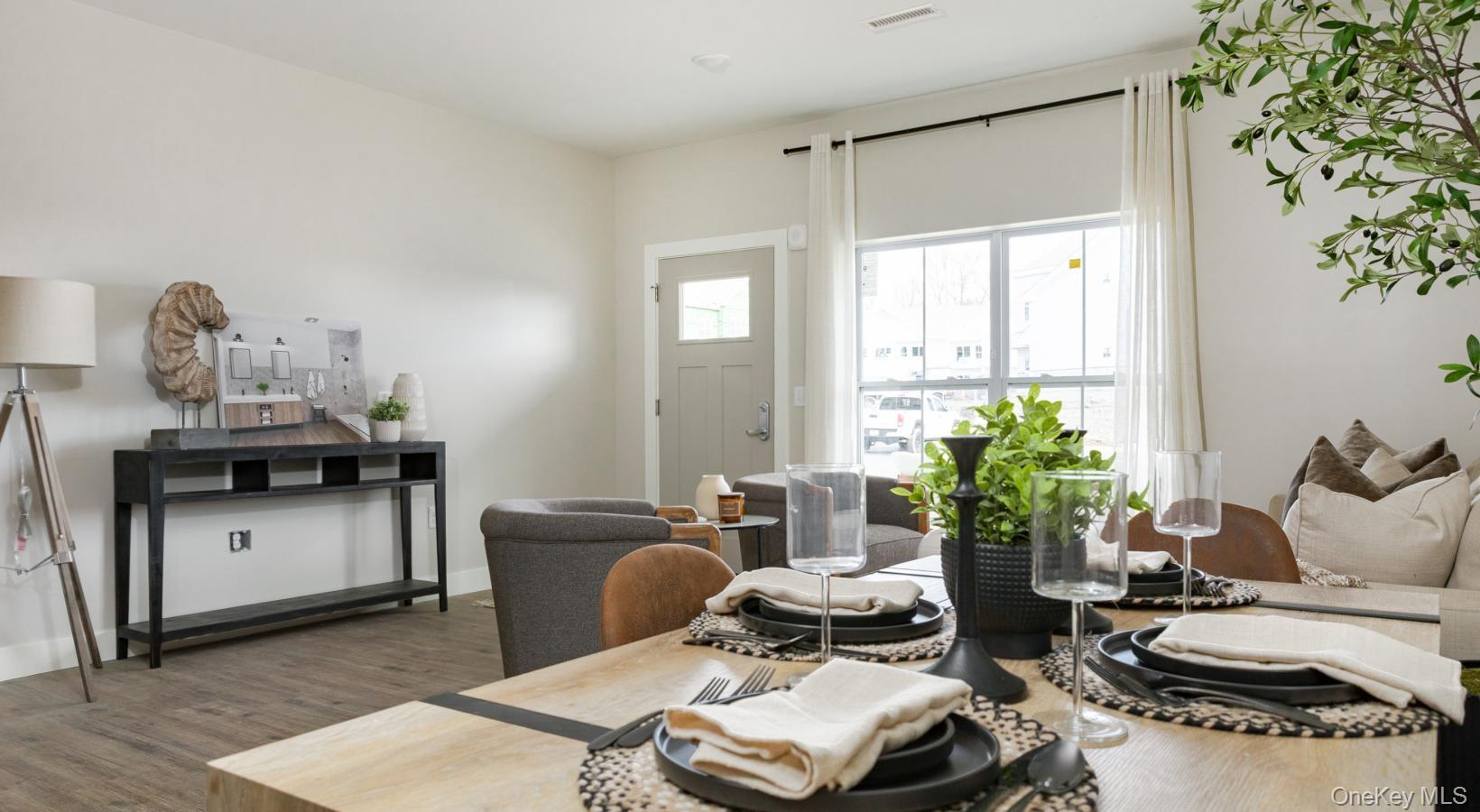 9 Hudson West Drive # 902, Marlboro, NY 12542