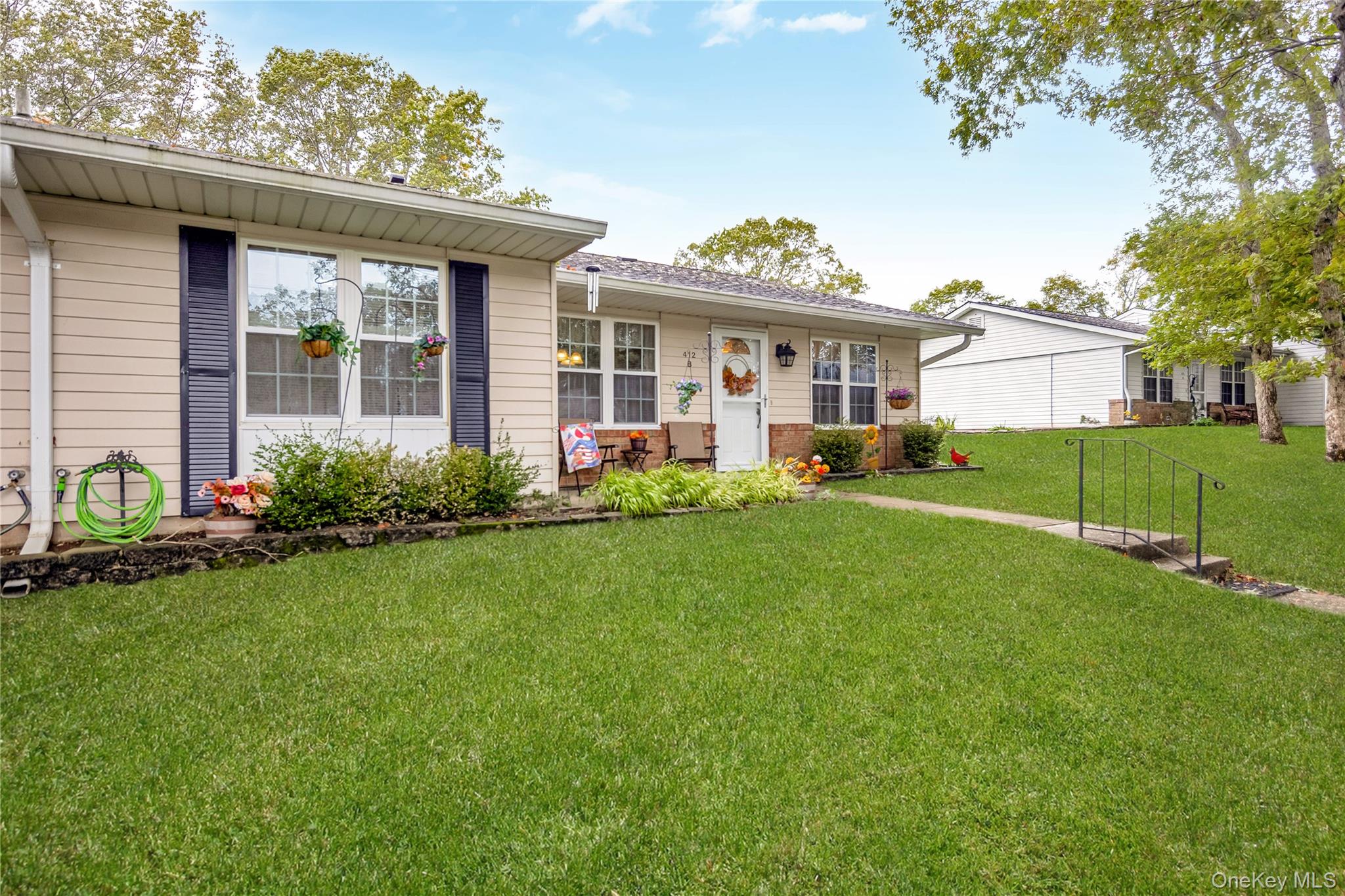 412B Weymouth Court, Ridge, NY 11961