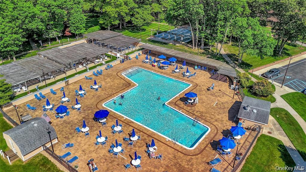 412B Weymouth Court, Ridge, NY 11961