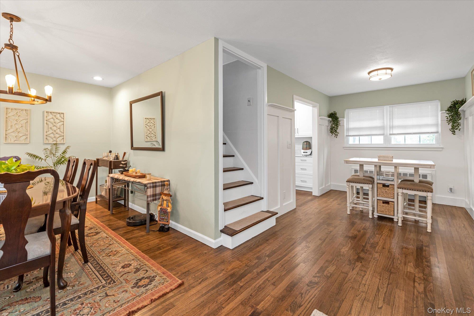 35 Burling Lane S, West Islip, NY 11795