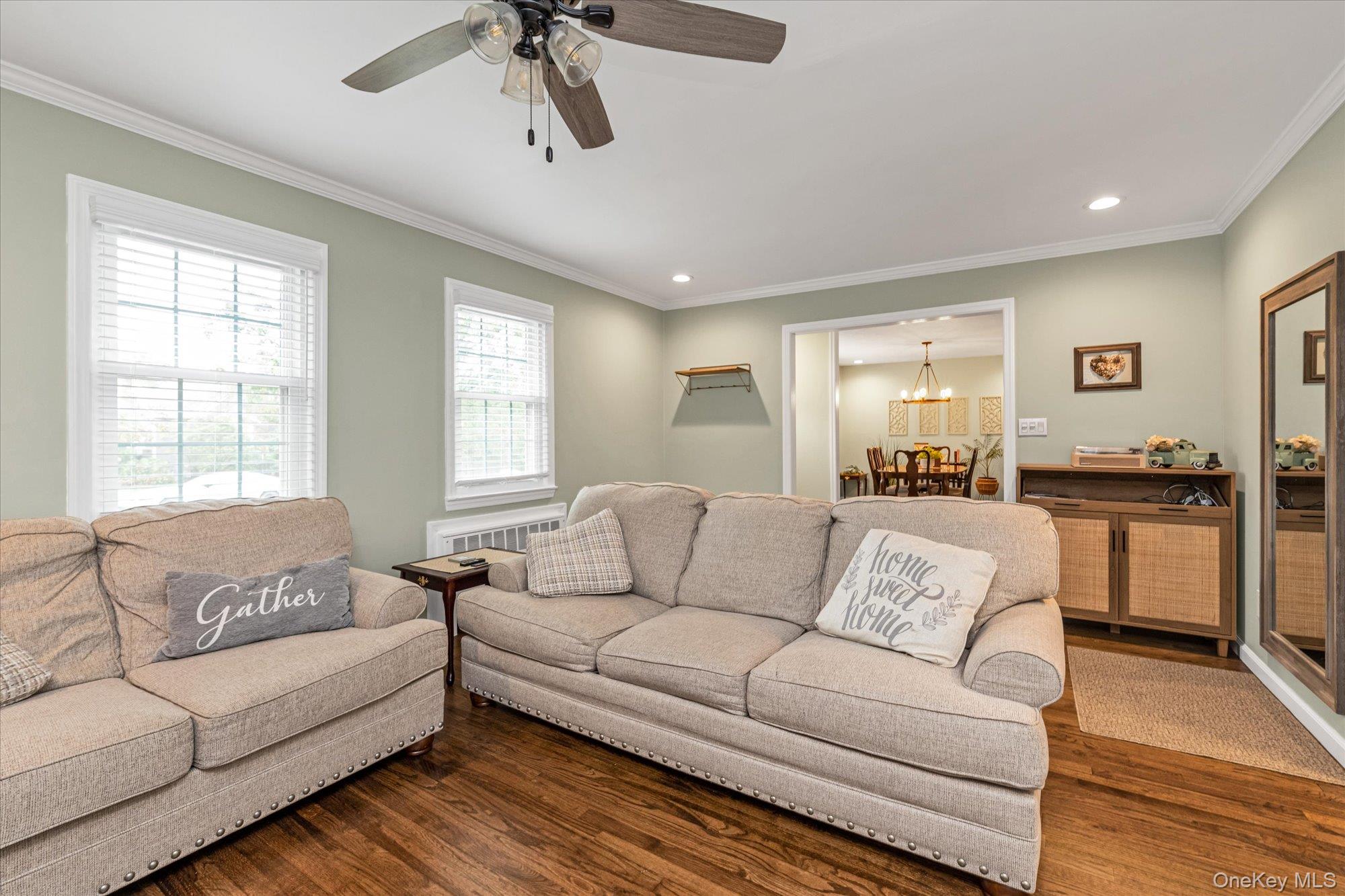 35 Burling Lane S, West Islip, NY 11795