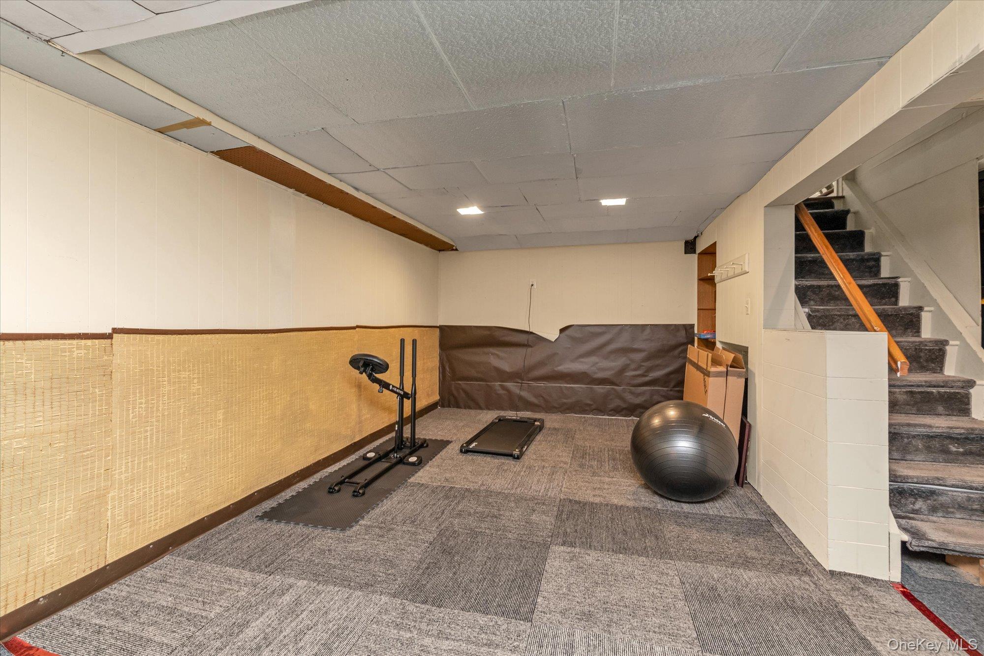 35 Burling Lane S, West Islip, NY 11795