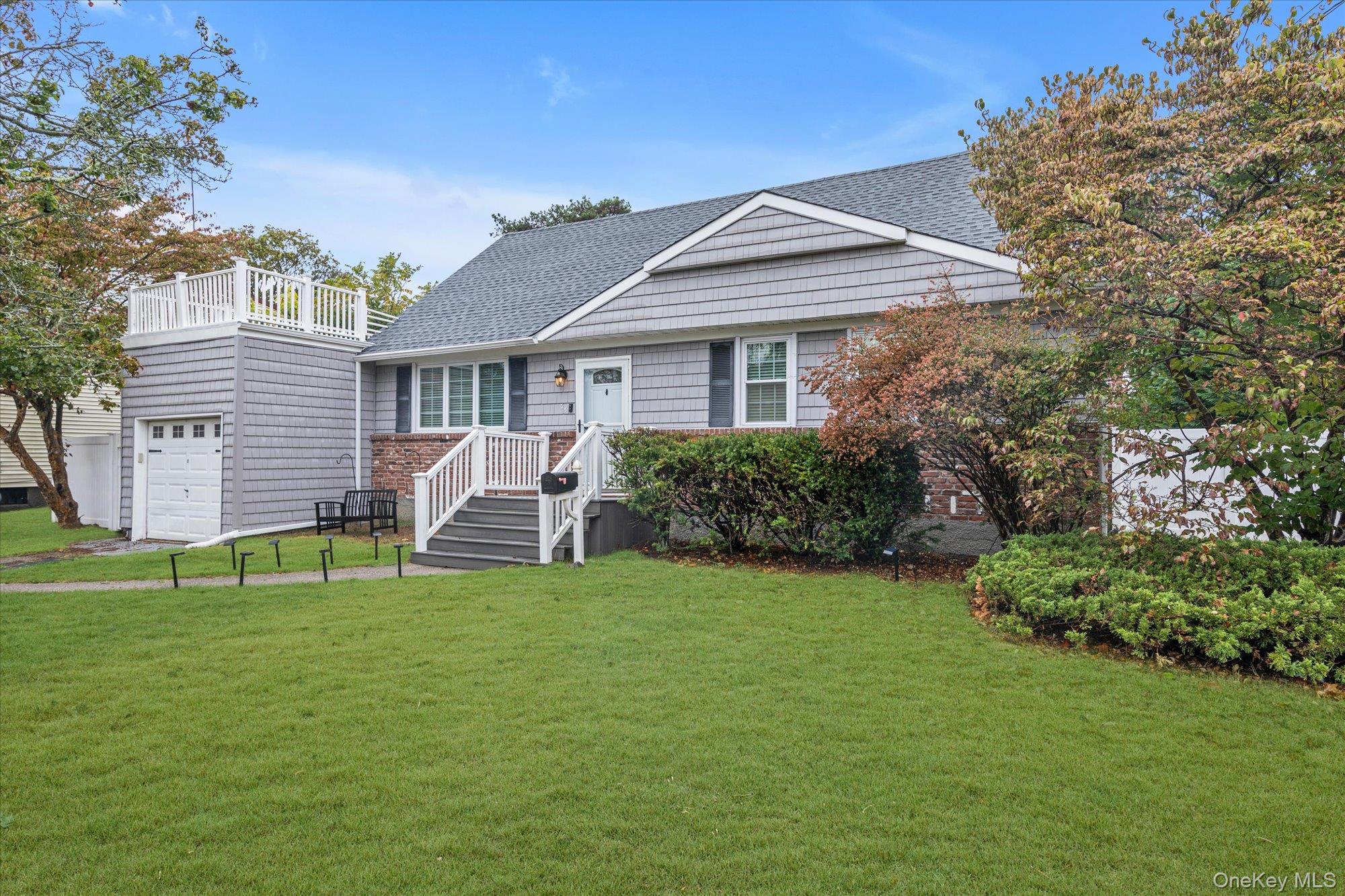 35 Burling Lane S, West Islip, NY 11795