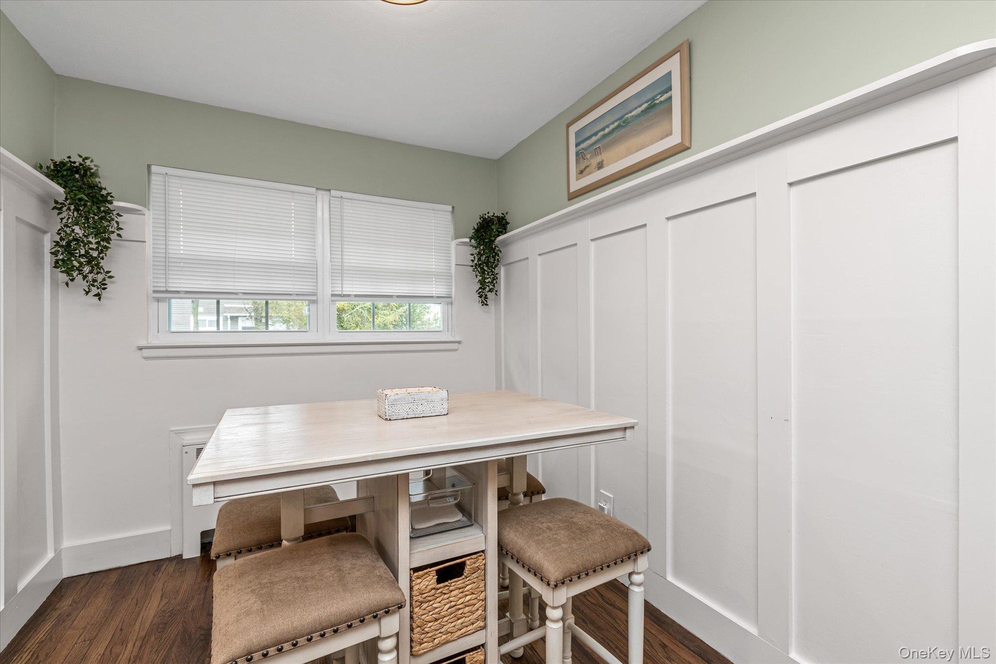 35 Burling Lane S, West Islip, NY 11795