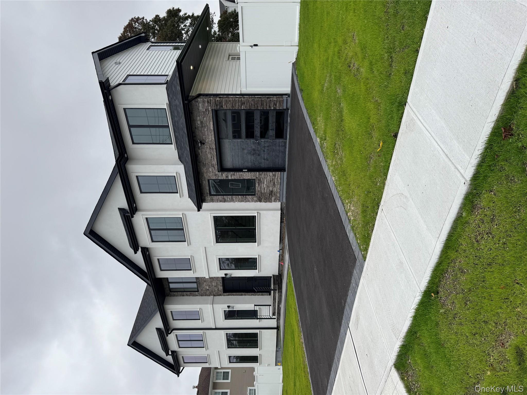 189 Broadway, Bethpage, NY 11714