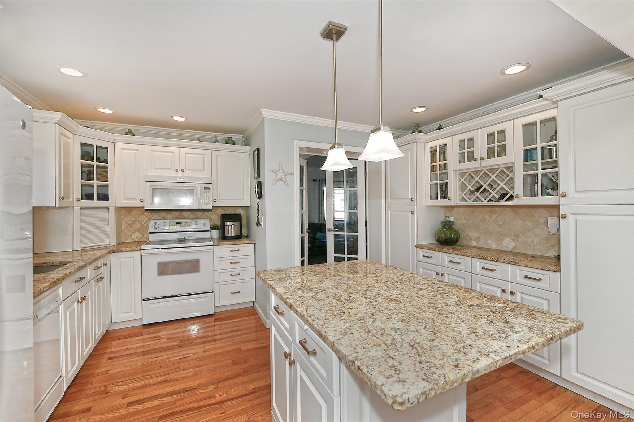 2499 3rd Avenue, East Meadow, NY 11554