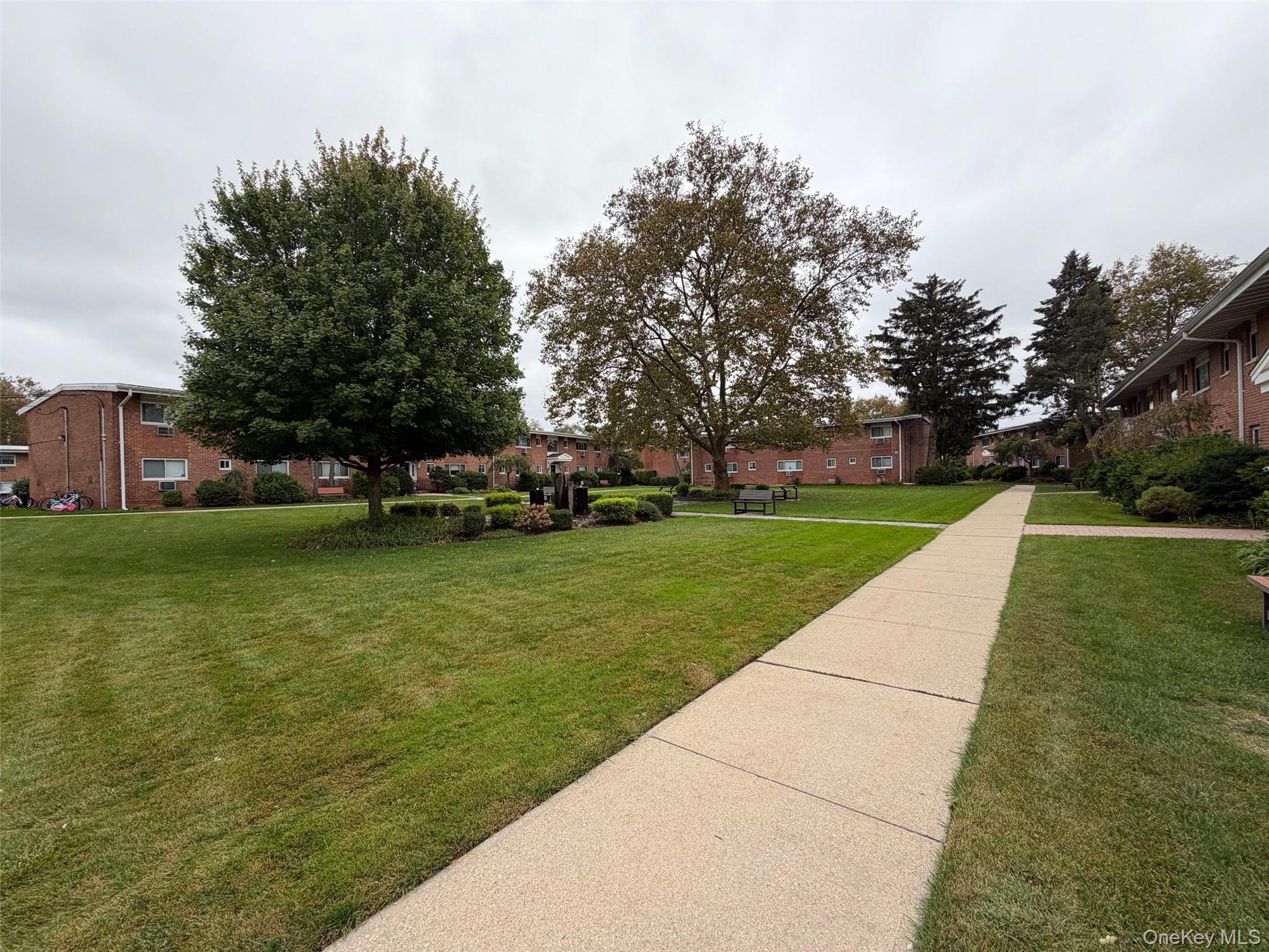 8 wildwood gardens # G2, Port Washington, NY 11050