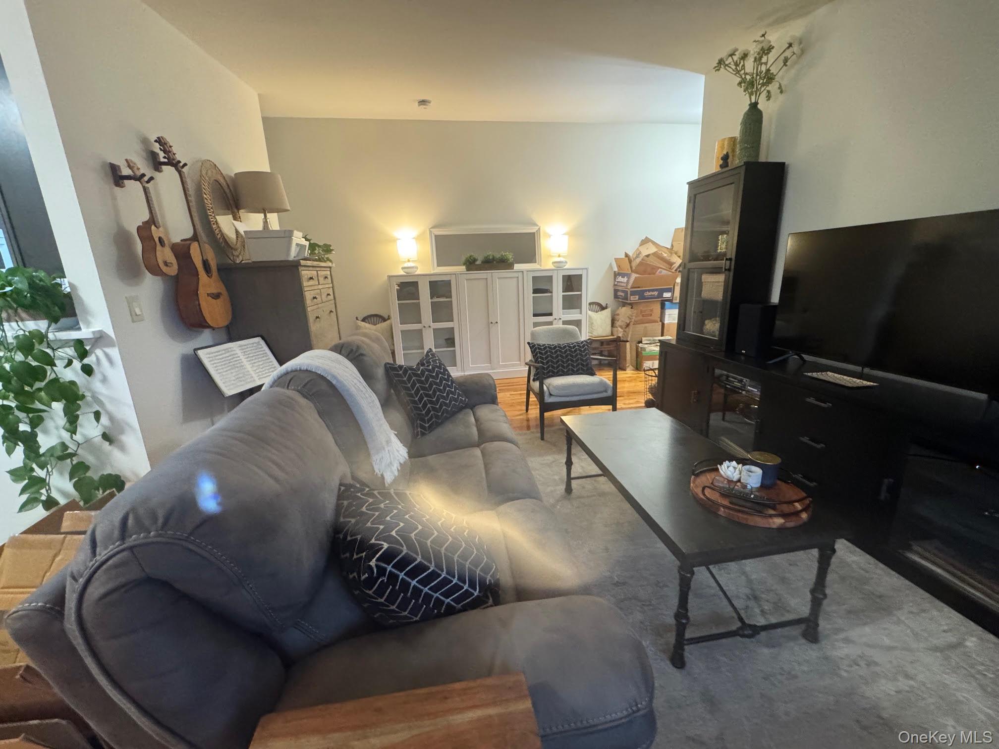 8 wildwood gardens # G2, Port Washington, NY 11050