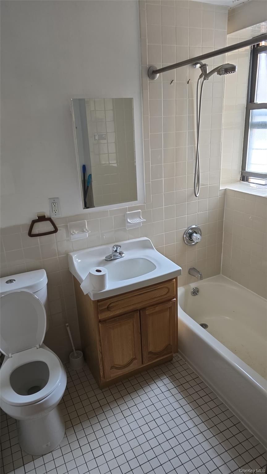2024 Hughes Avenue # 3D, Bronx, NY 10457