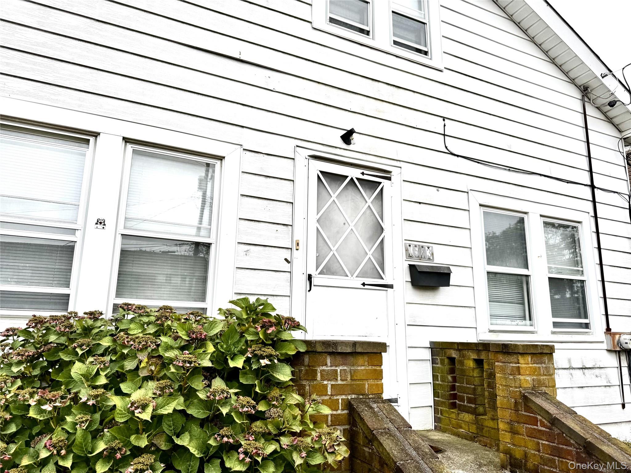 1573 9th Street, West Babylon, NY 11704