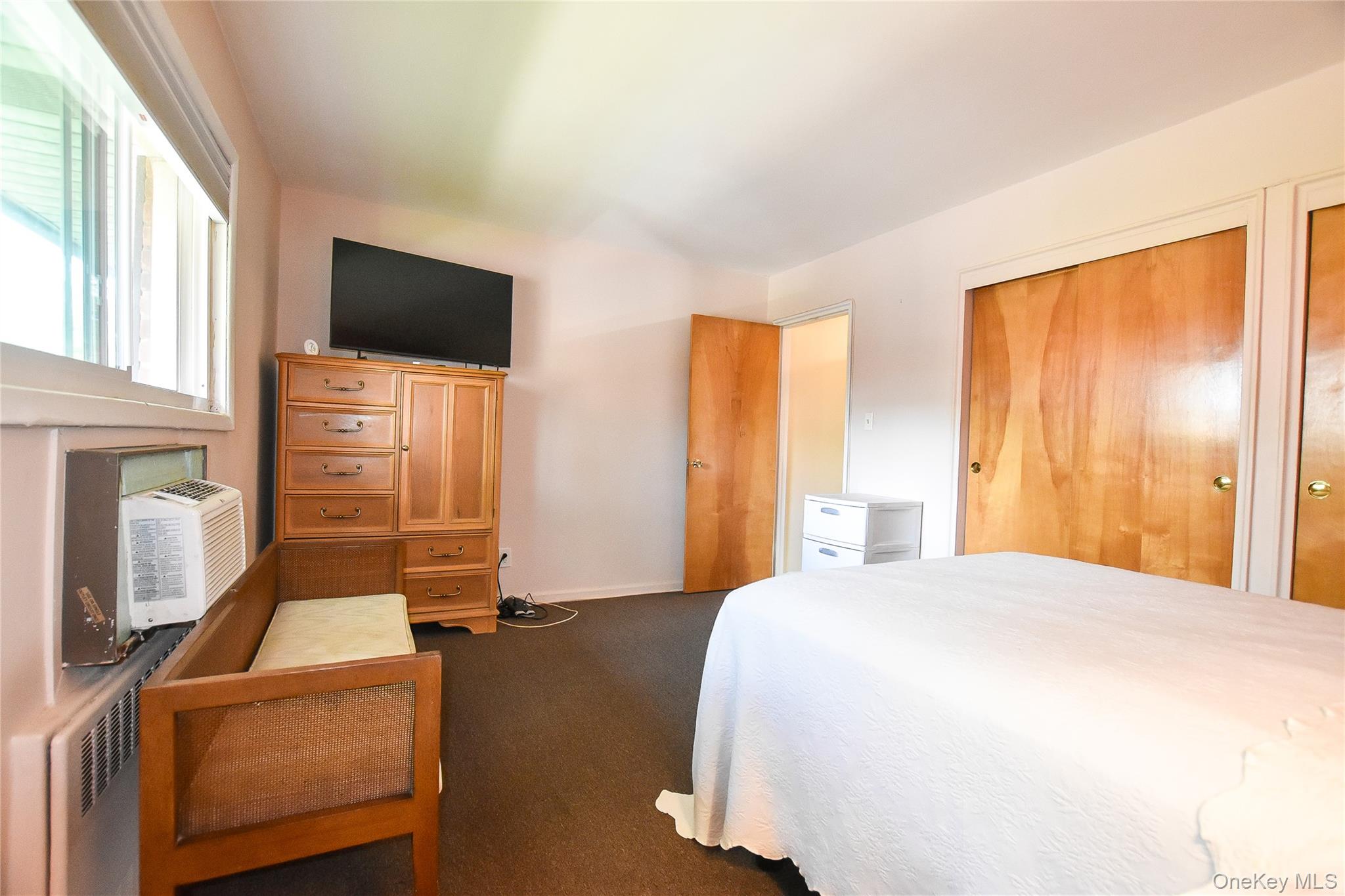 112 Edmunton Drive # C4, North Babylon, NY 11703