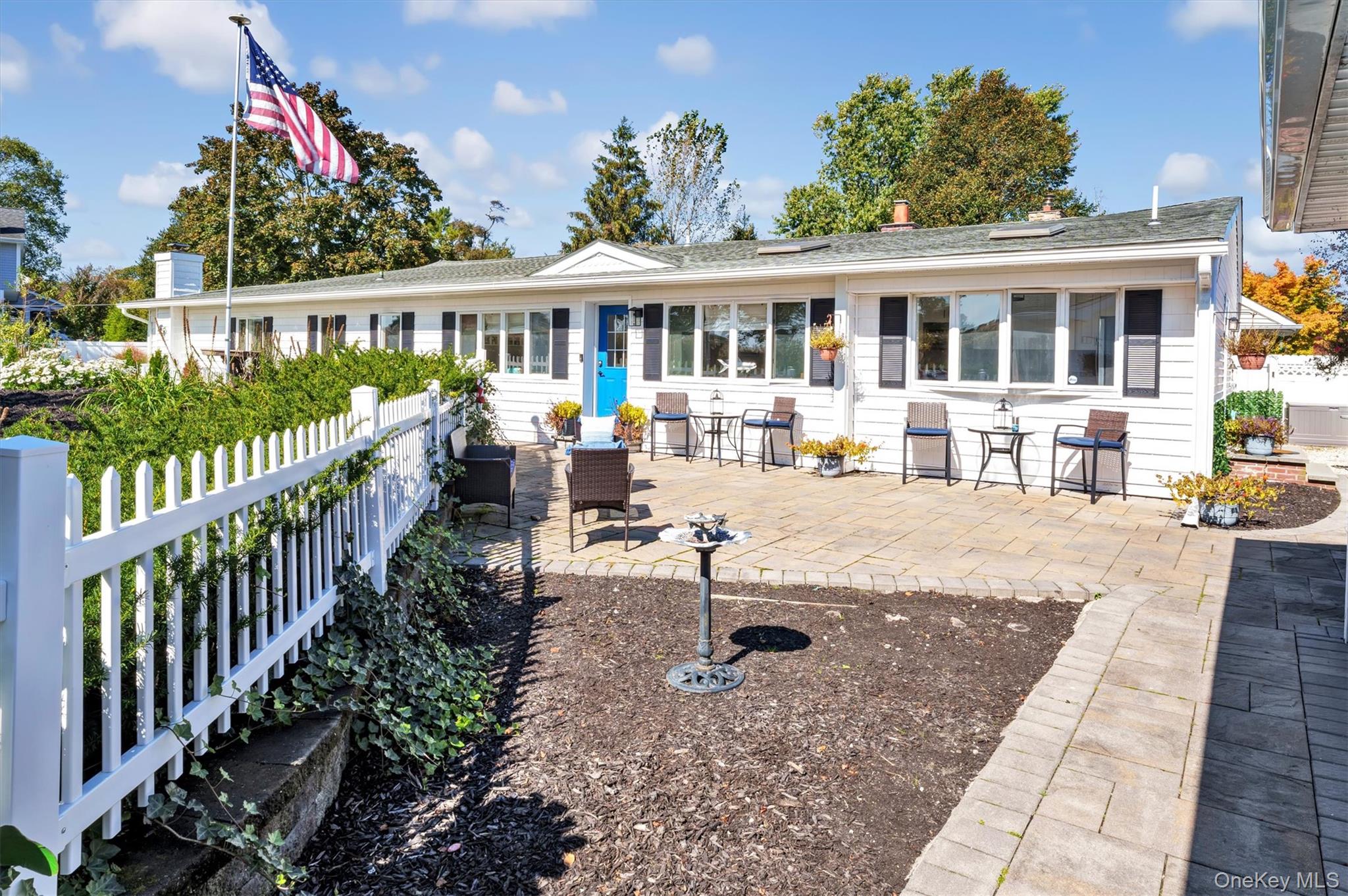 117 Middlesex Avenue, Oakdale, NY 11769