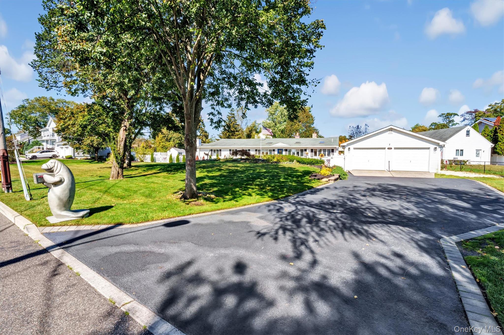 117 Middlesex Avenue, Oakdale, NY 11769