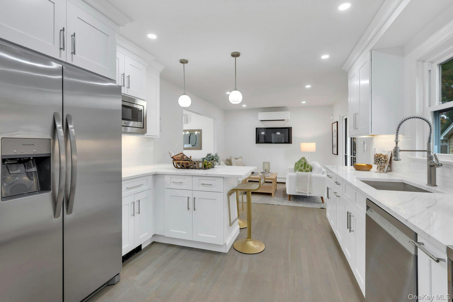 10 Poplar Avenue, Pelham, NY 10803