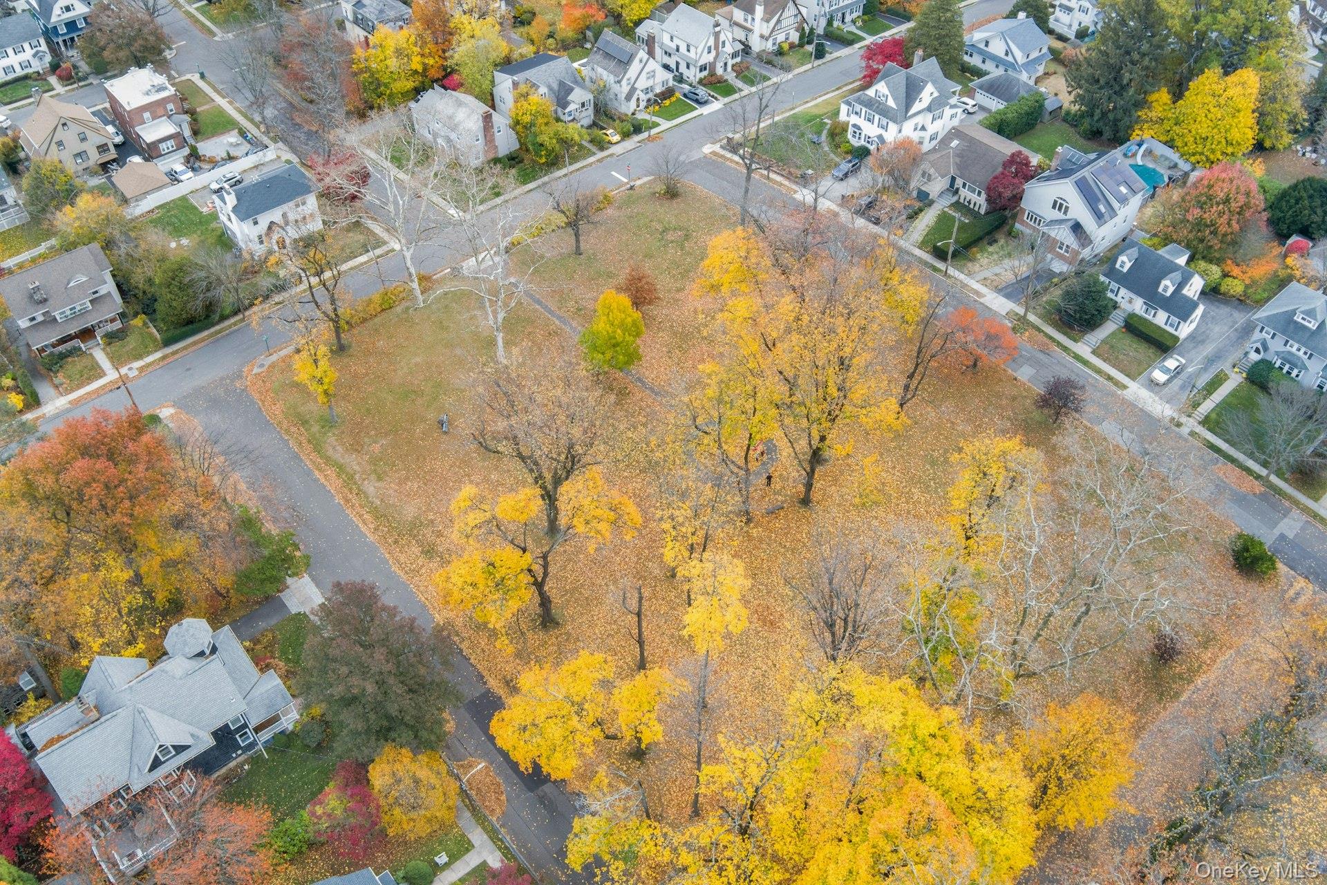 10 Poplar Avenue, Pelham, NY 10803