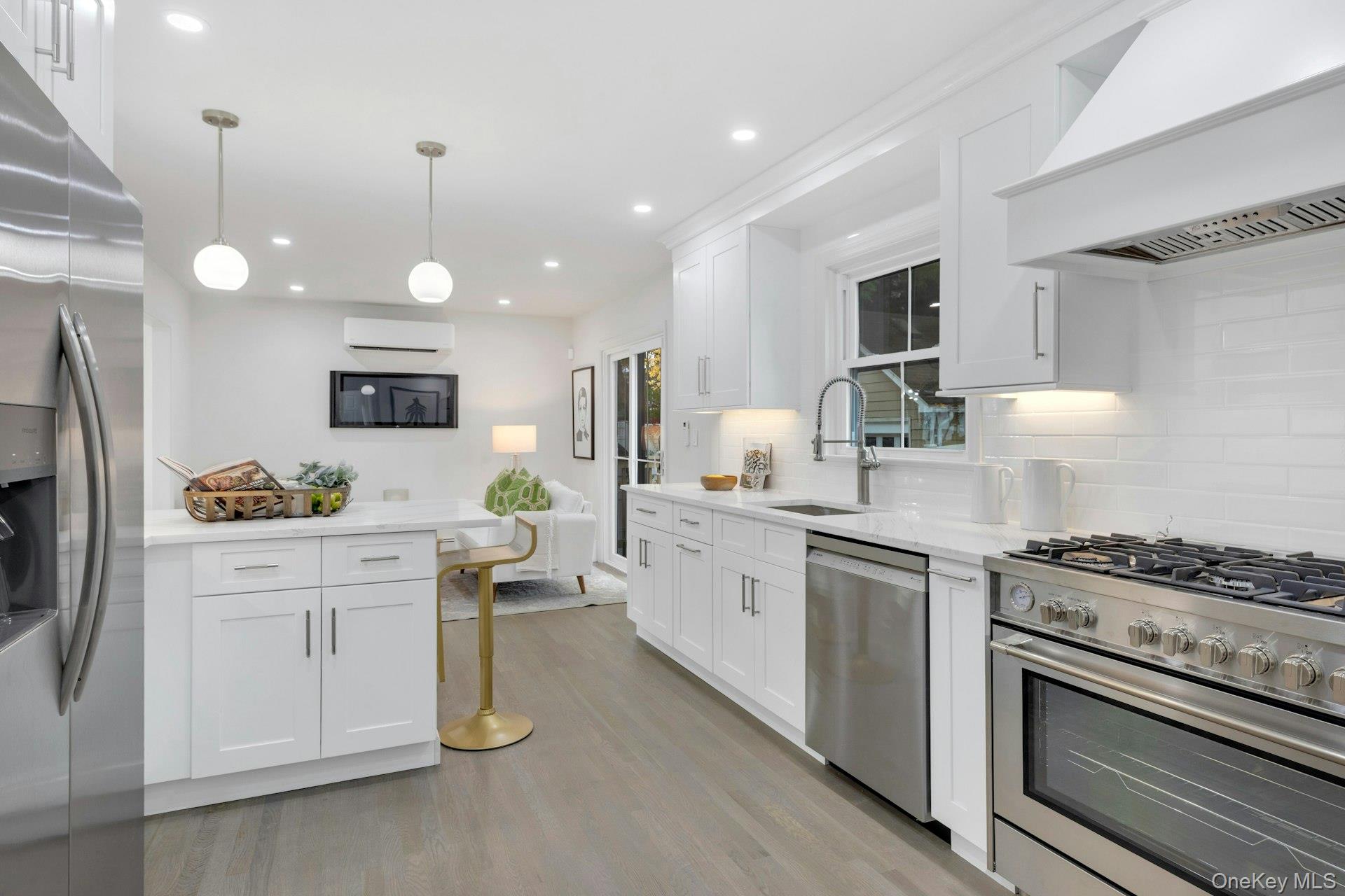 10 Poplar Avenue, Pelham, NY 10803