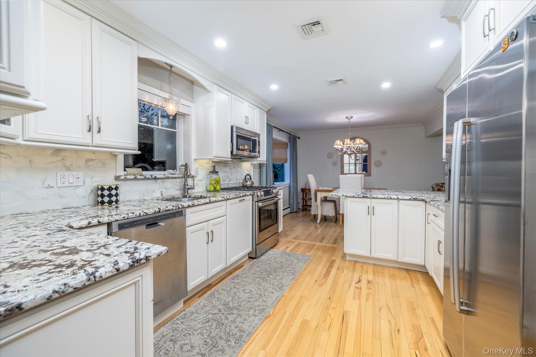 10 Princeton Street, Rockville Centre, NY 11570