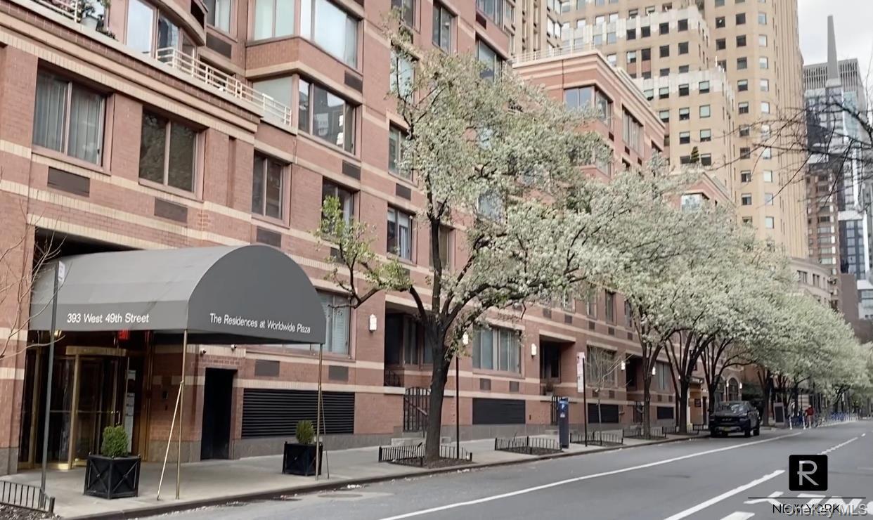 393 West 49th Street # 2-PP, New York (Manhattan), NY 10019