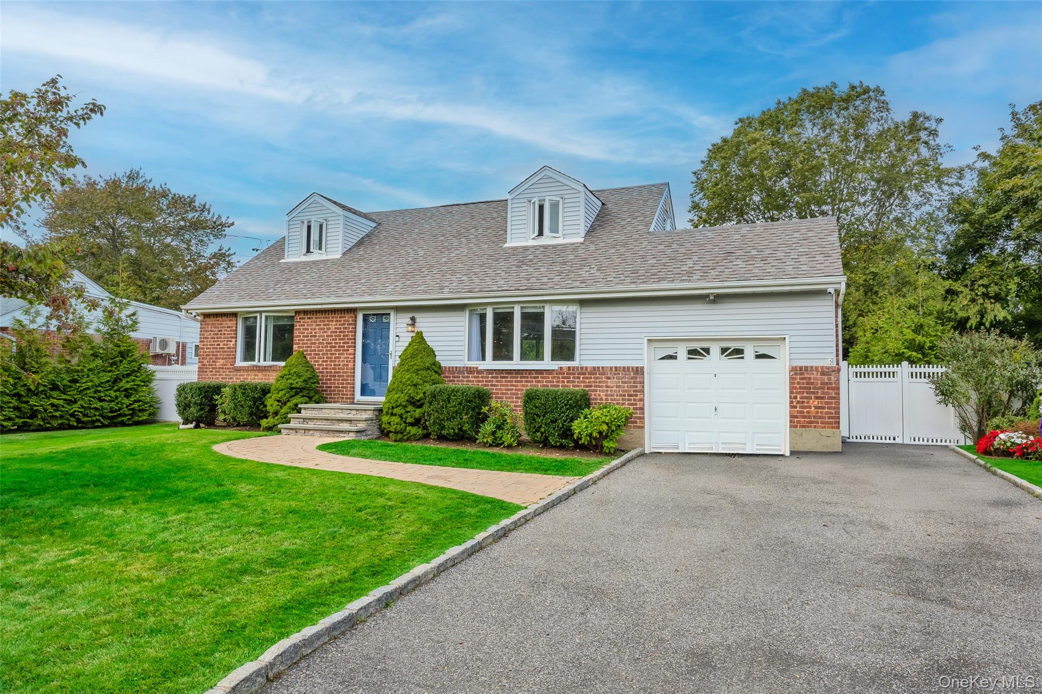 8 Ellsworth Place, East Northport, NY 11731