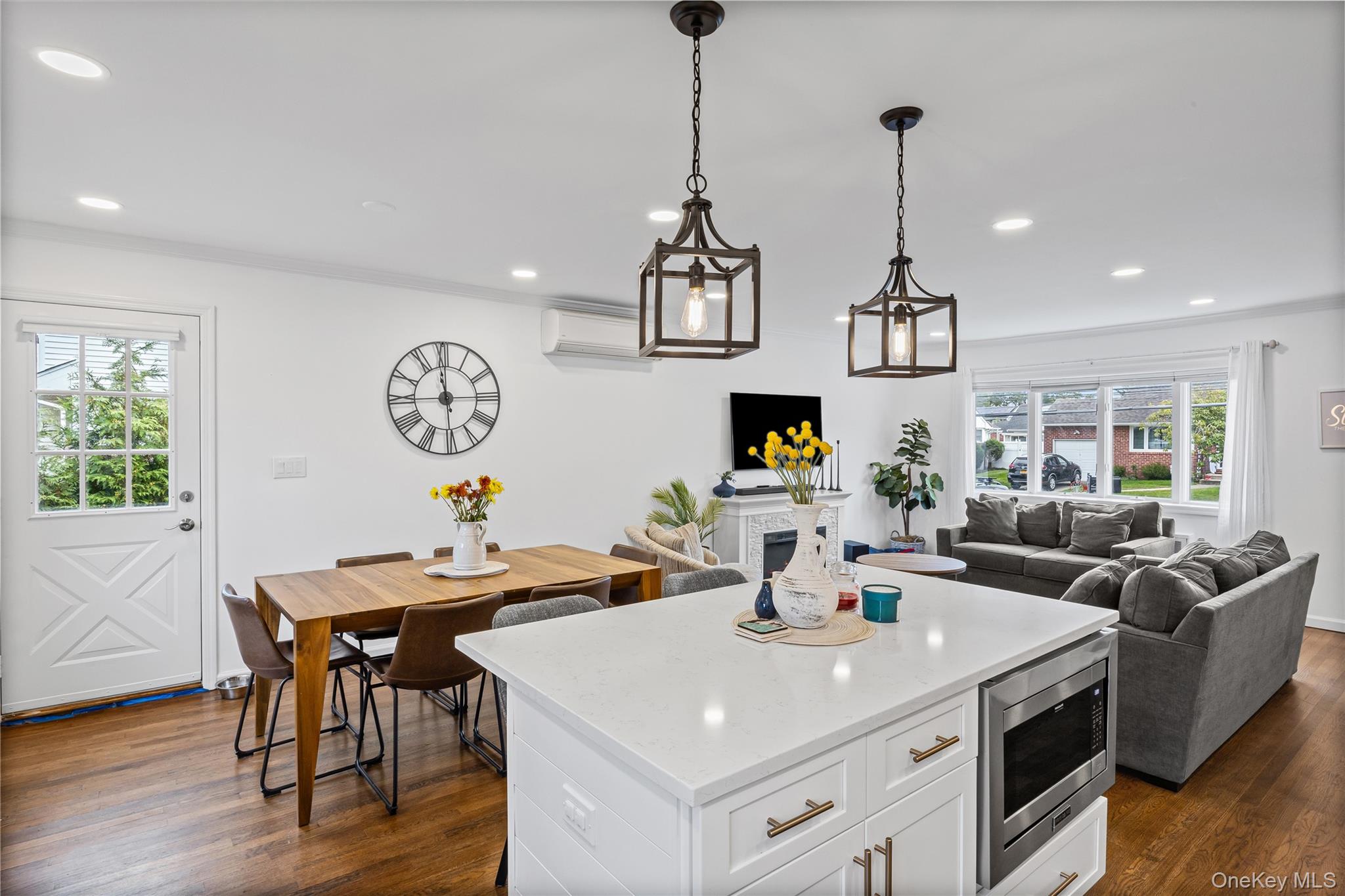 8 Ellsworth Place, East Northport, NY 11731