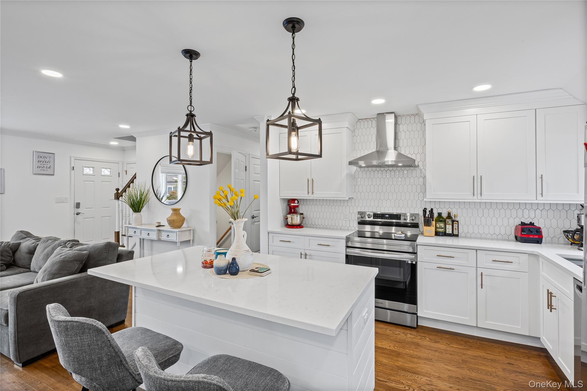 8 Ellsworth Place, East Northport, NY 11731