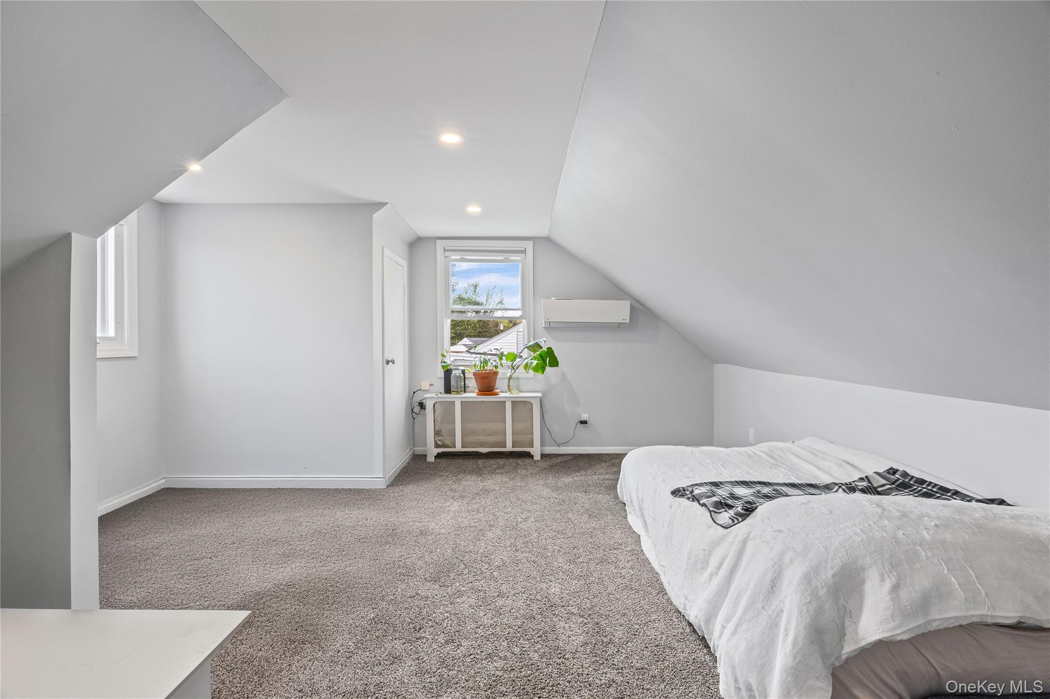 8 Ellsworth Place, East Northport, NY 11731