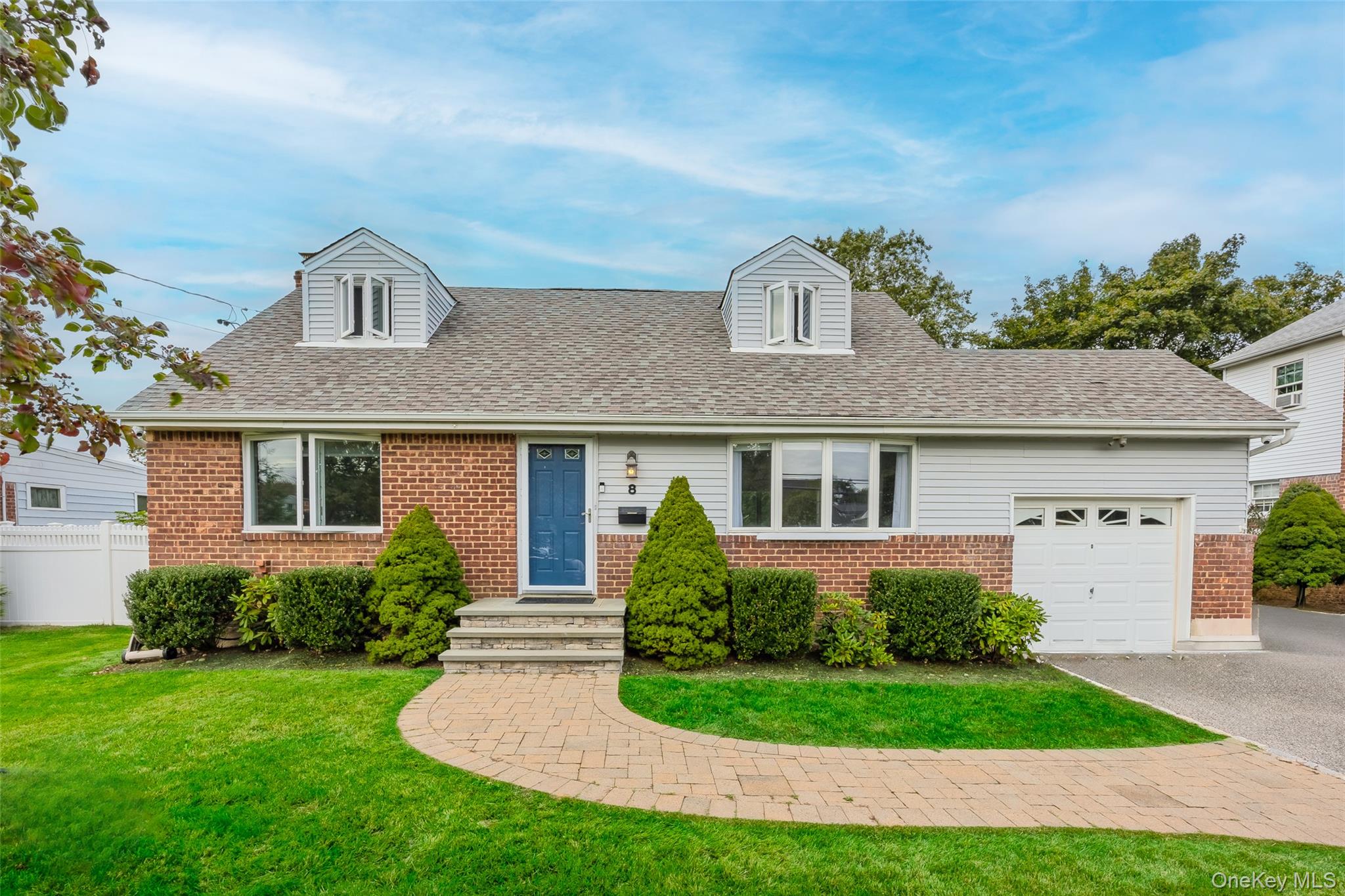 8 Ellsworth Place, East Northport, NY 11731