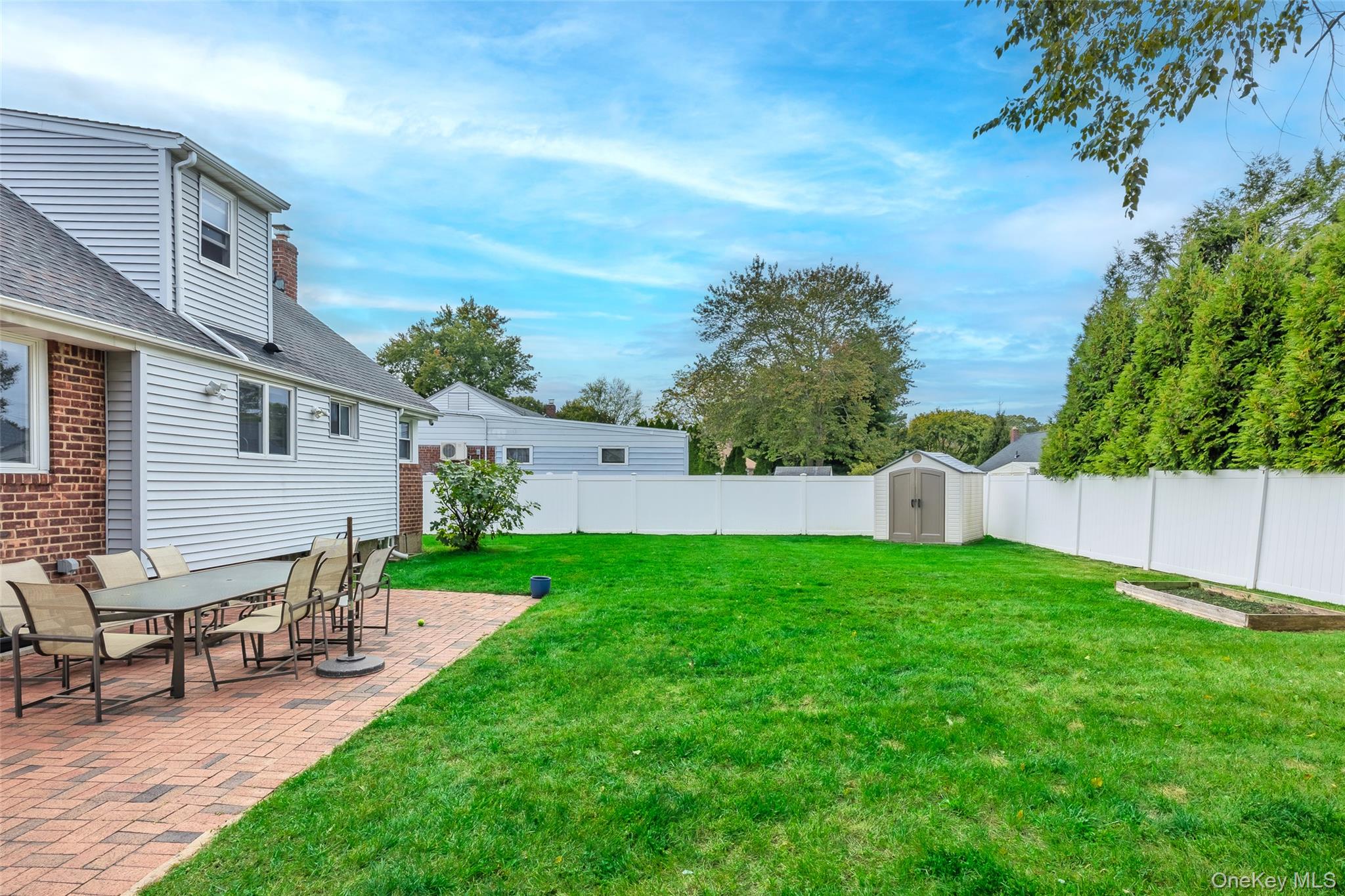 8 Ellsworth Place, East Northport, NY 11731