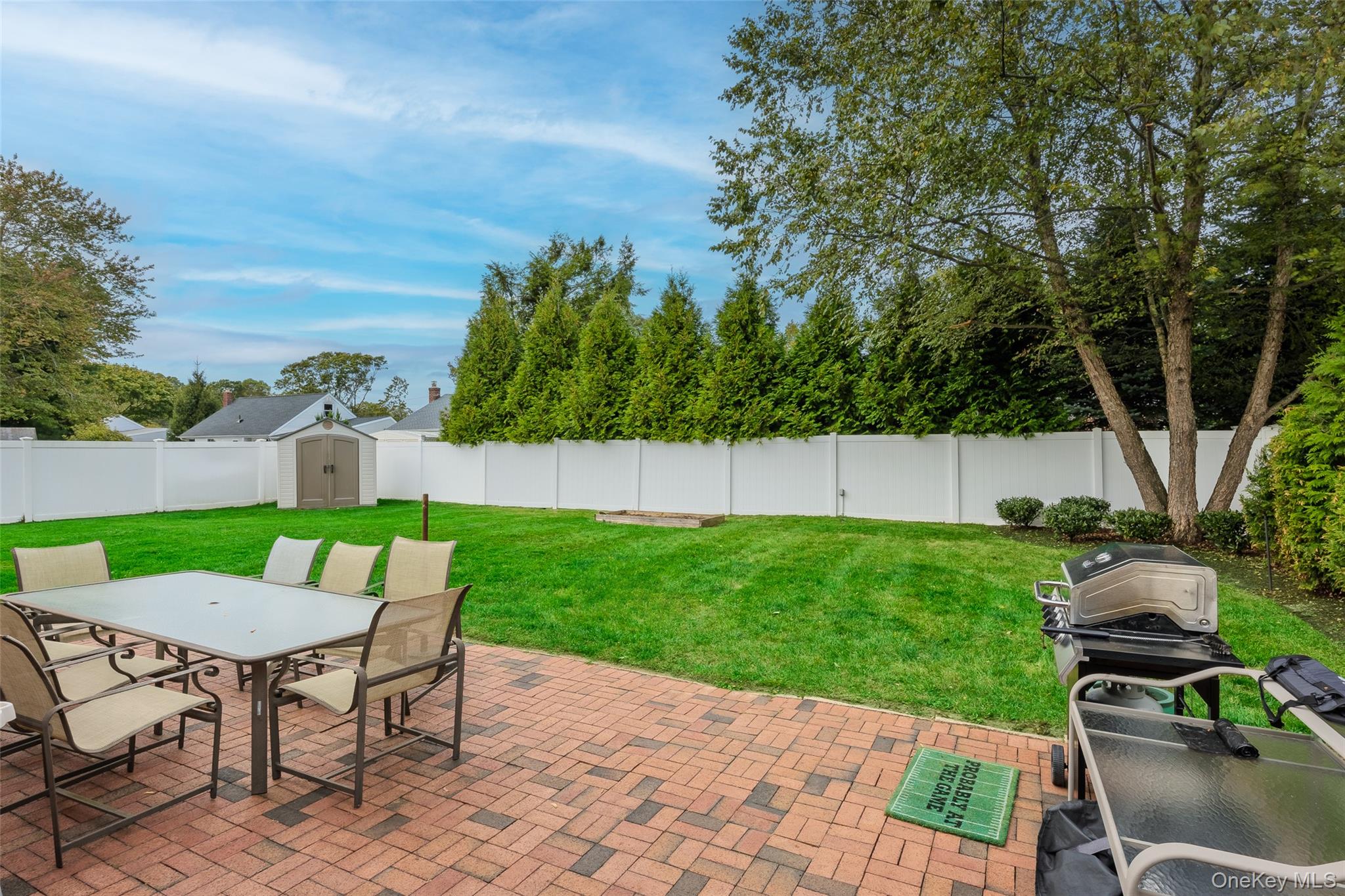 8 Ellsworth Place, East Northport, NY 11731