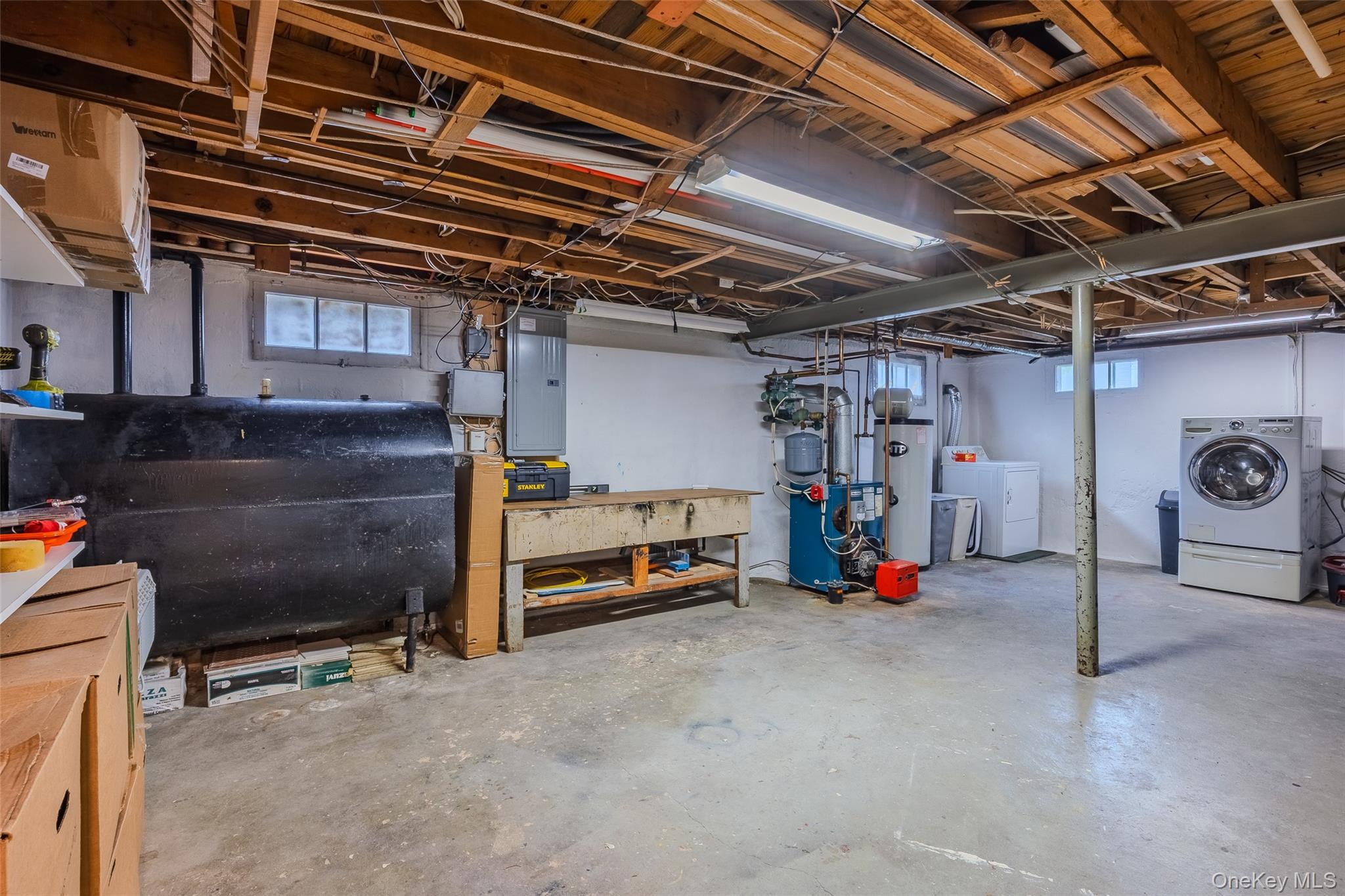 8 Ellsworth Place, East Northport, NY 11731