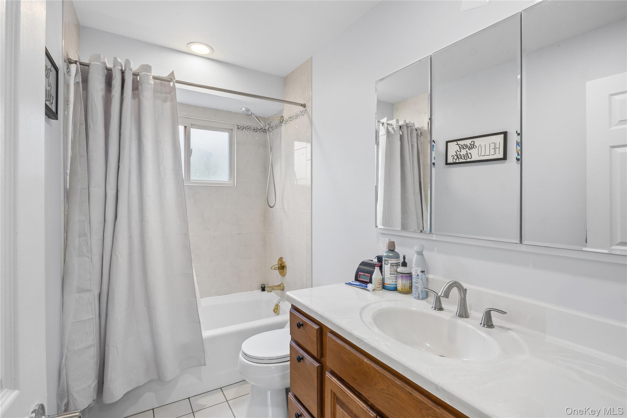 8 Ellsworth Place, East Northport, NY 11731