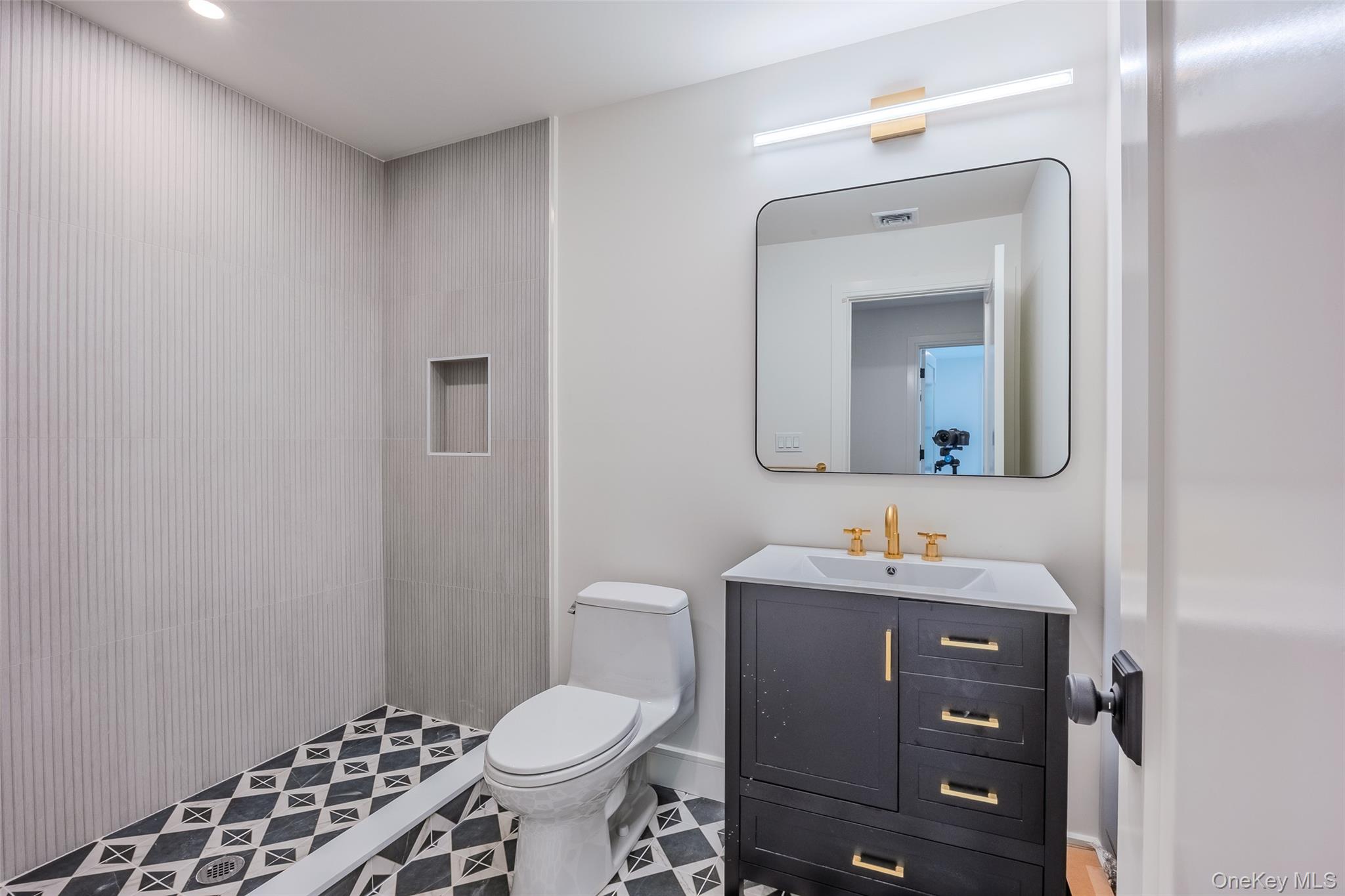 29 Seward Drive, Dix Hills, NY 11746