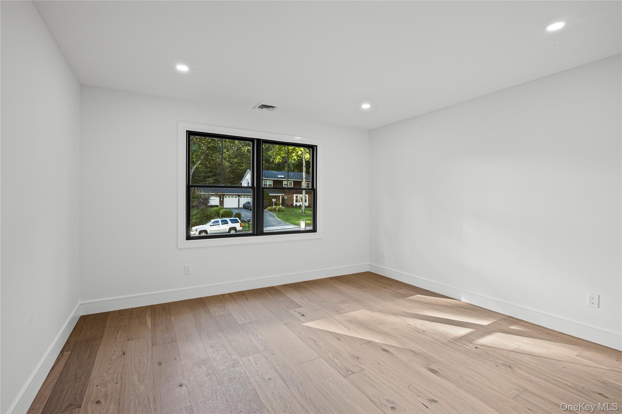 29 Seward Drive, Dix Hills, NY 11746