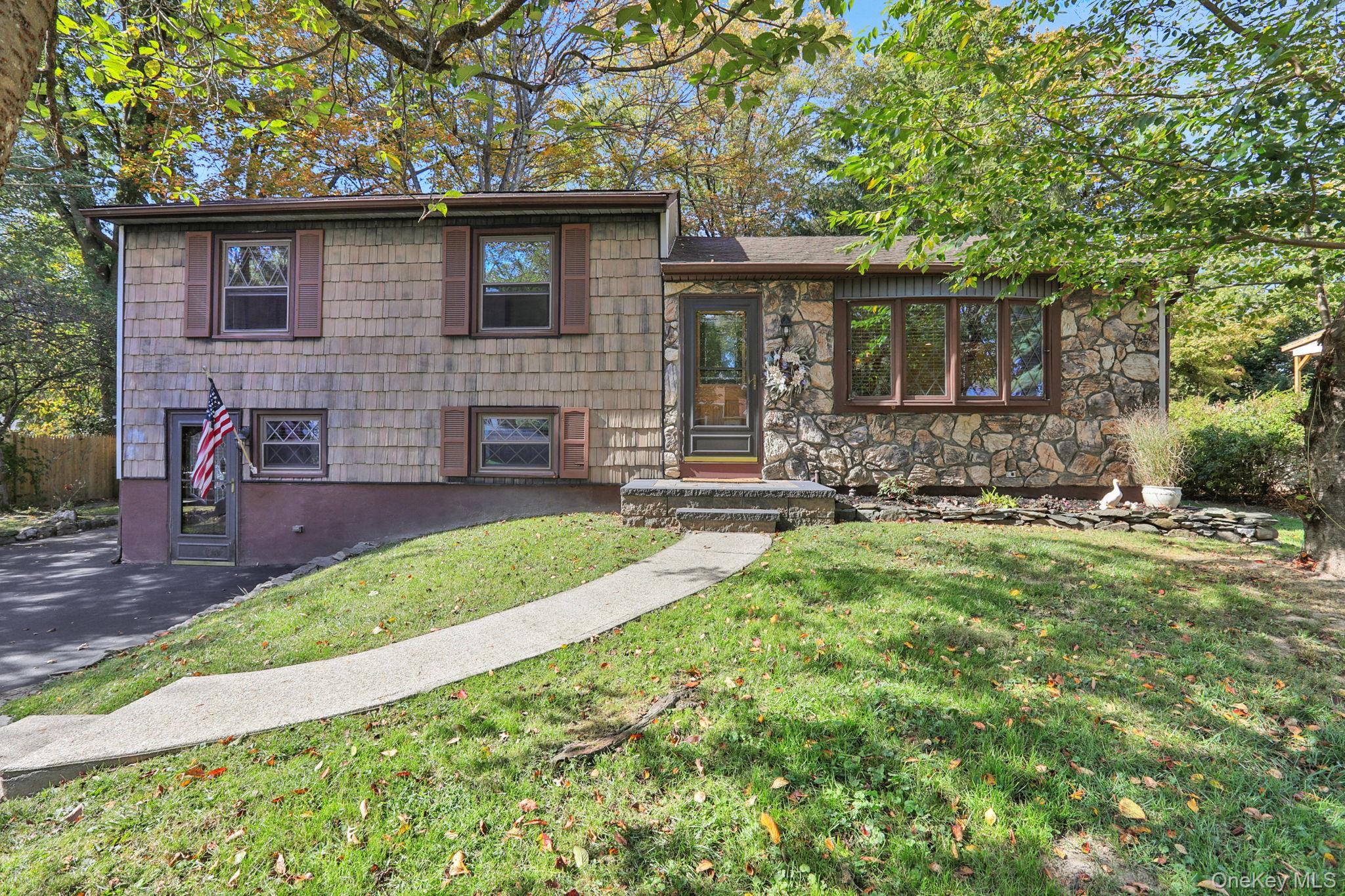 10 Benton Road, Poughkeepsie, NY 12603