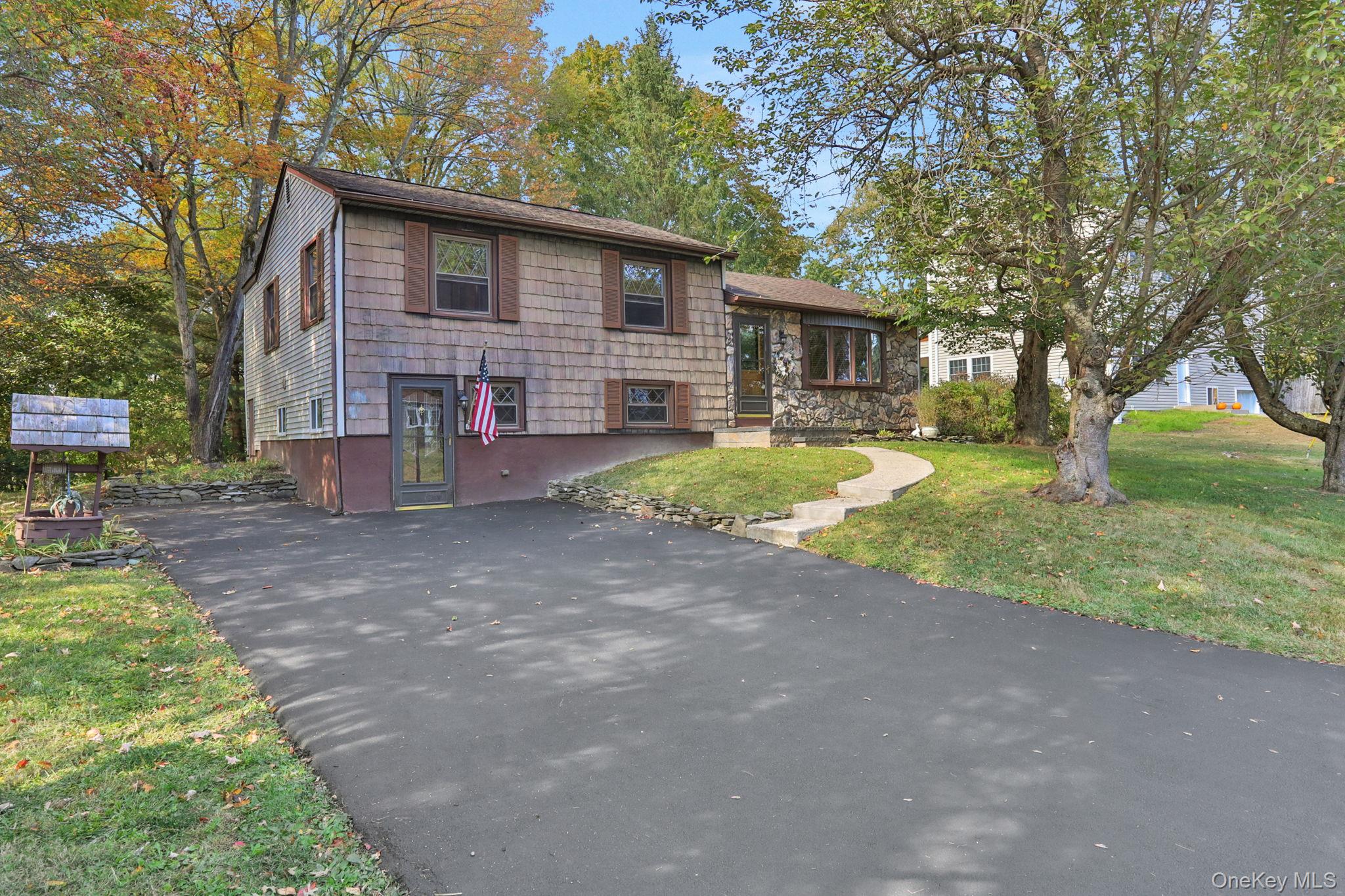 10 Benton Road, Poughkeepsie, NY 12603