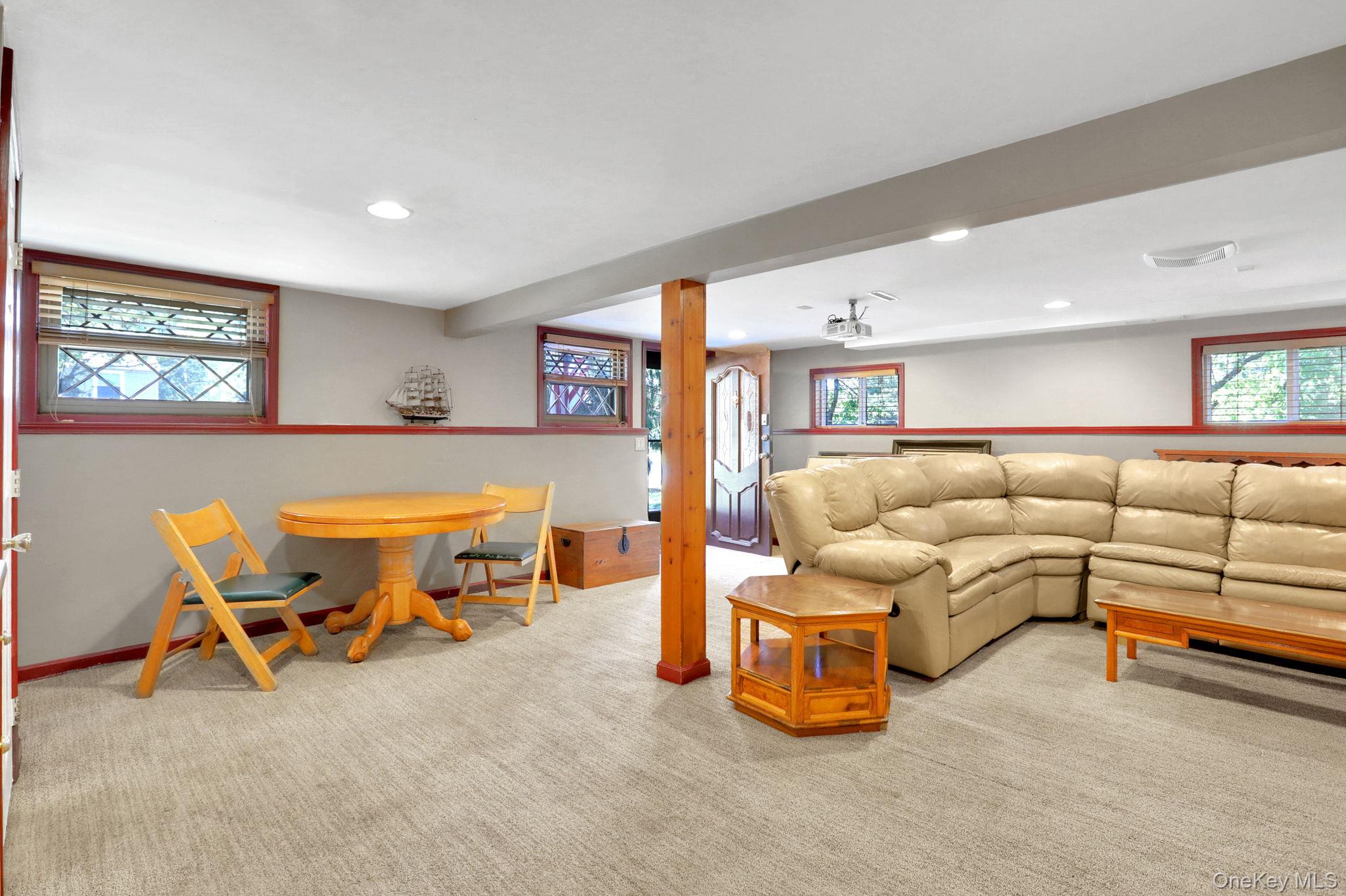 10 Benton Road, Poughkeepsie, NY 12603