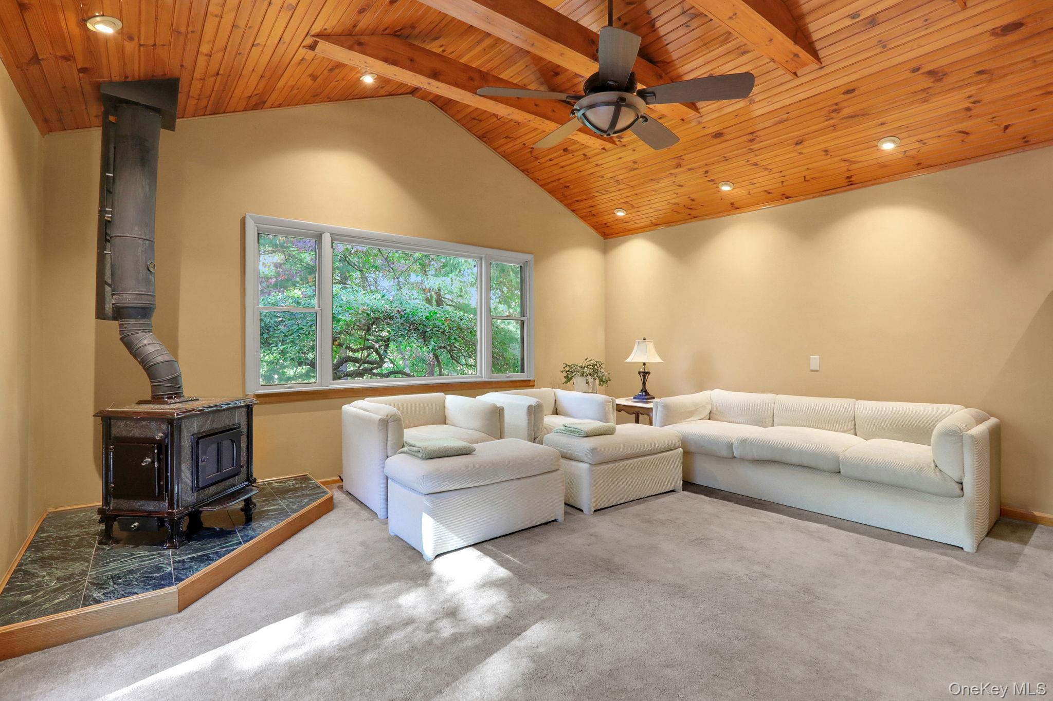 10 Benton Road, Poughkeepsie, NY 12603