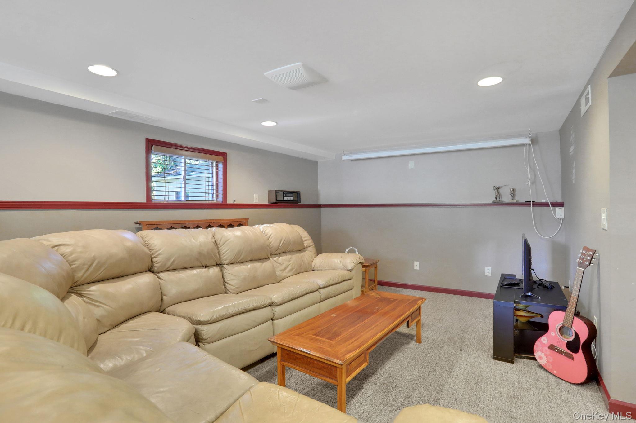 10 Benton Road, Poughkeepsie, NY 12603