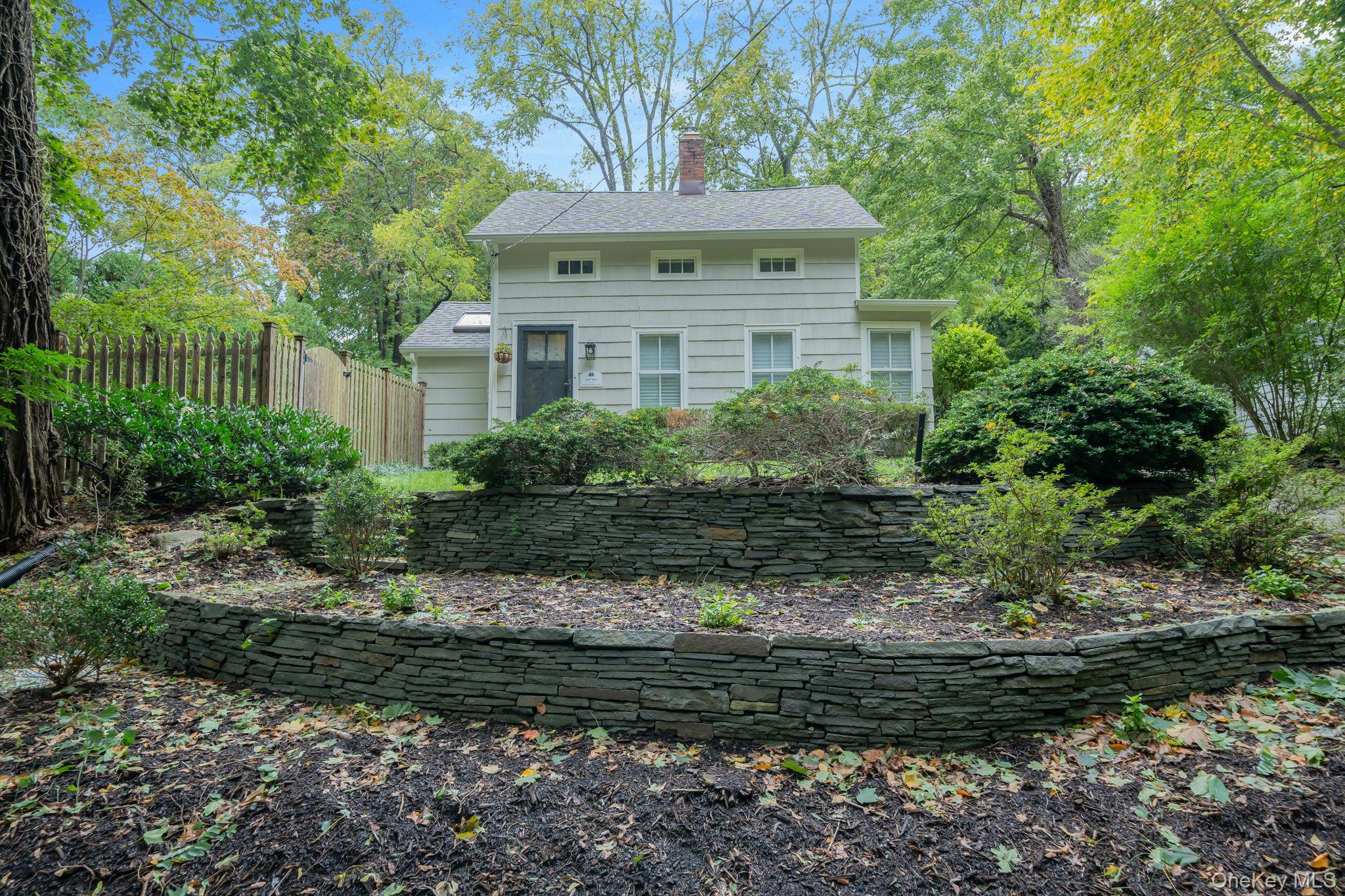 69 Hollow Road, Stony Brook, NY 11790